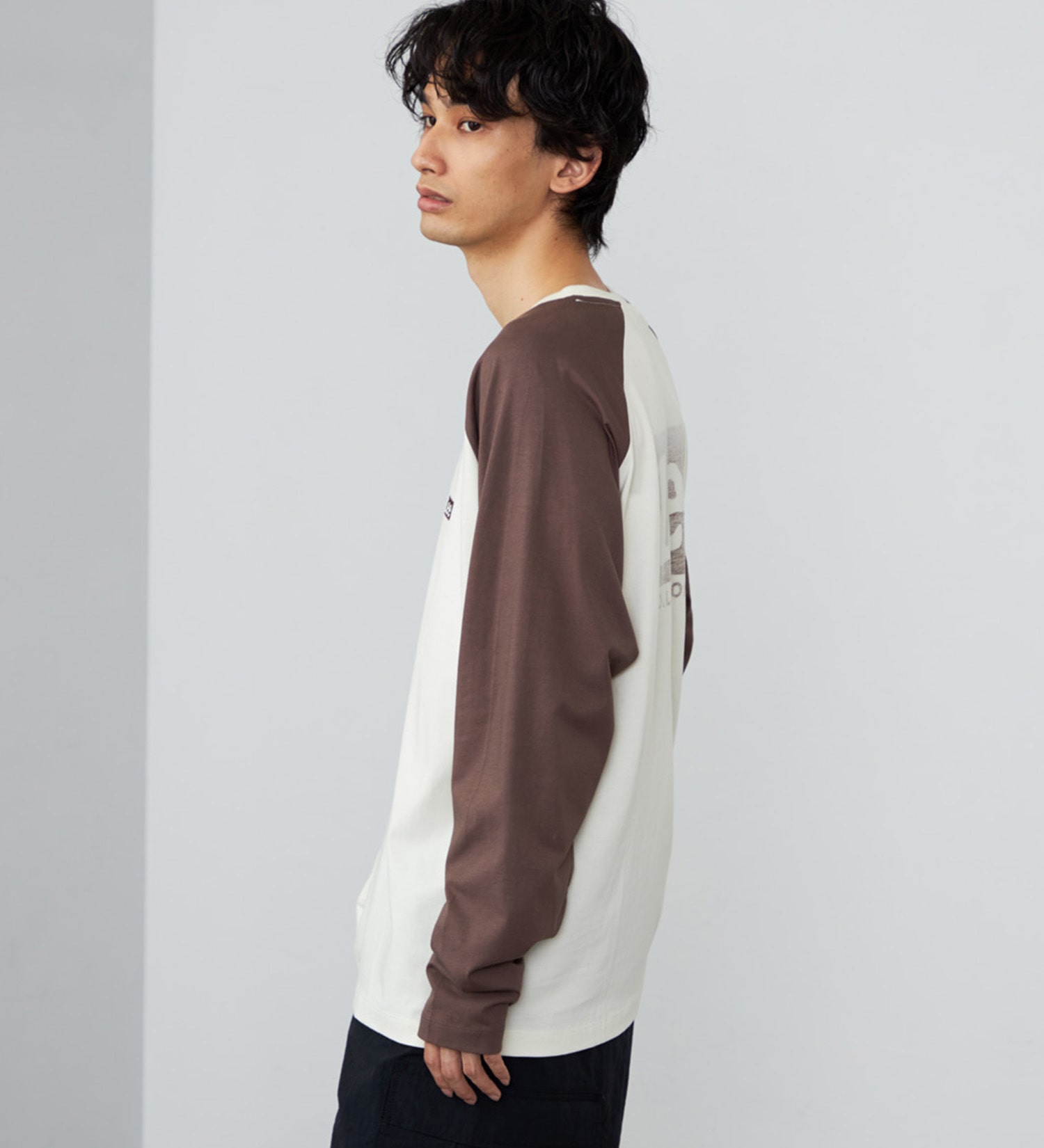 Lee(リー)のLeeロゴバックプリント ロングスリーブTシャツ【ロングセラー】|トップス/Tシャツ/カットソー/メンズ|ブラウン