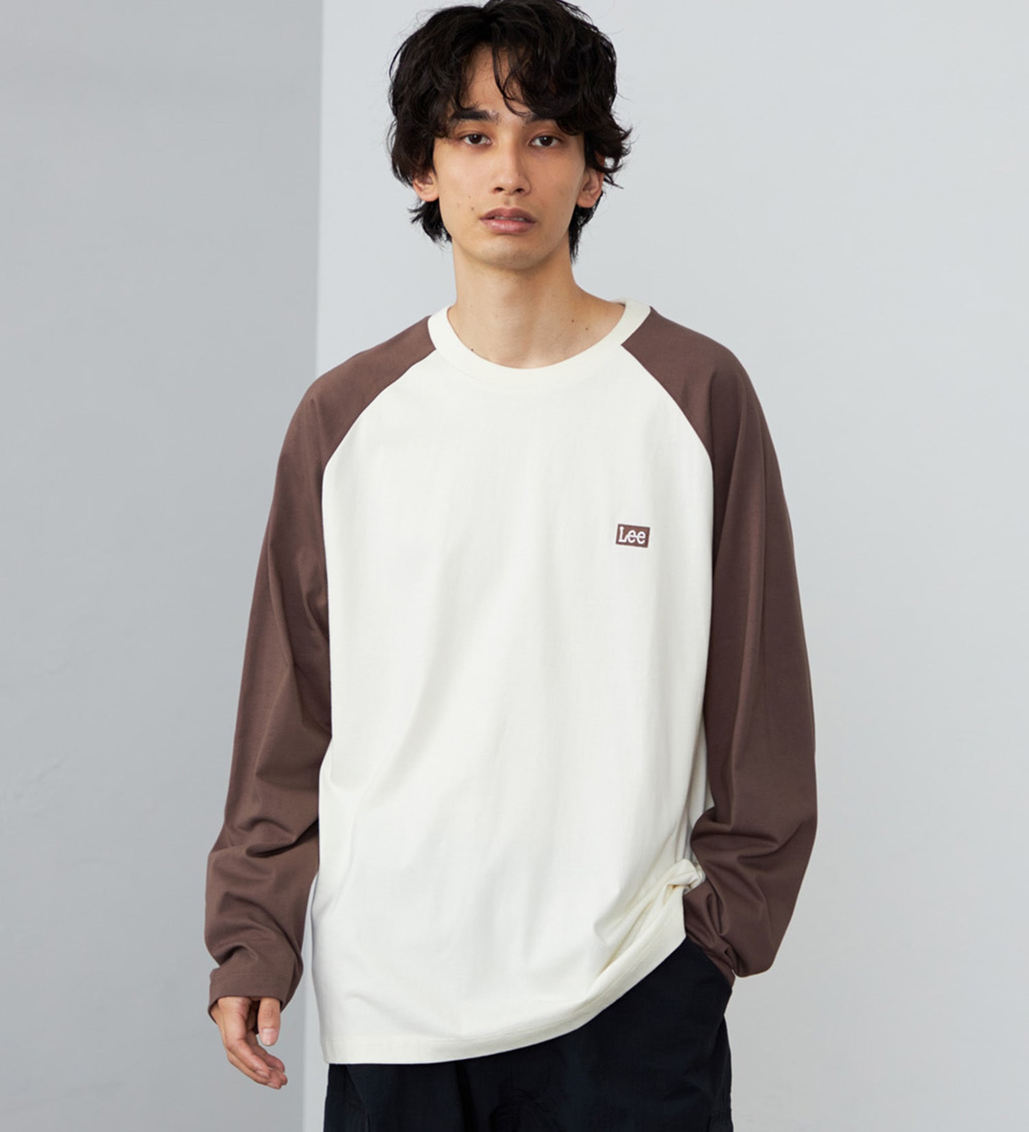 Lee(リー)のLeeロゴバックプリント ロングスリーブTシャツ【ロングセラー】|トップス/Tシャツ/カットソー/メンズ|ブラウン