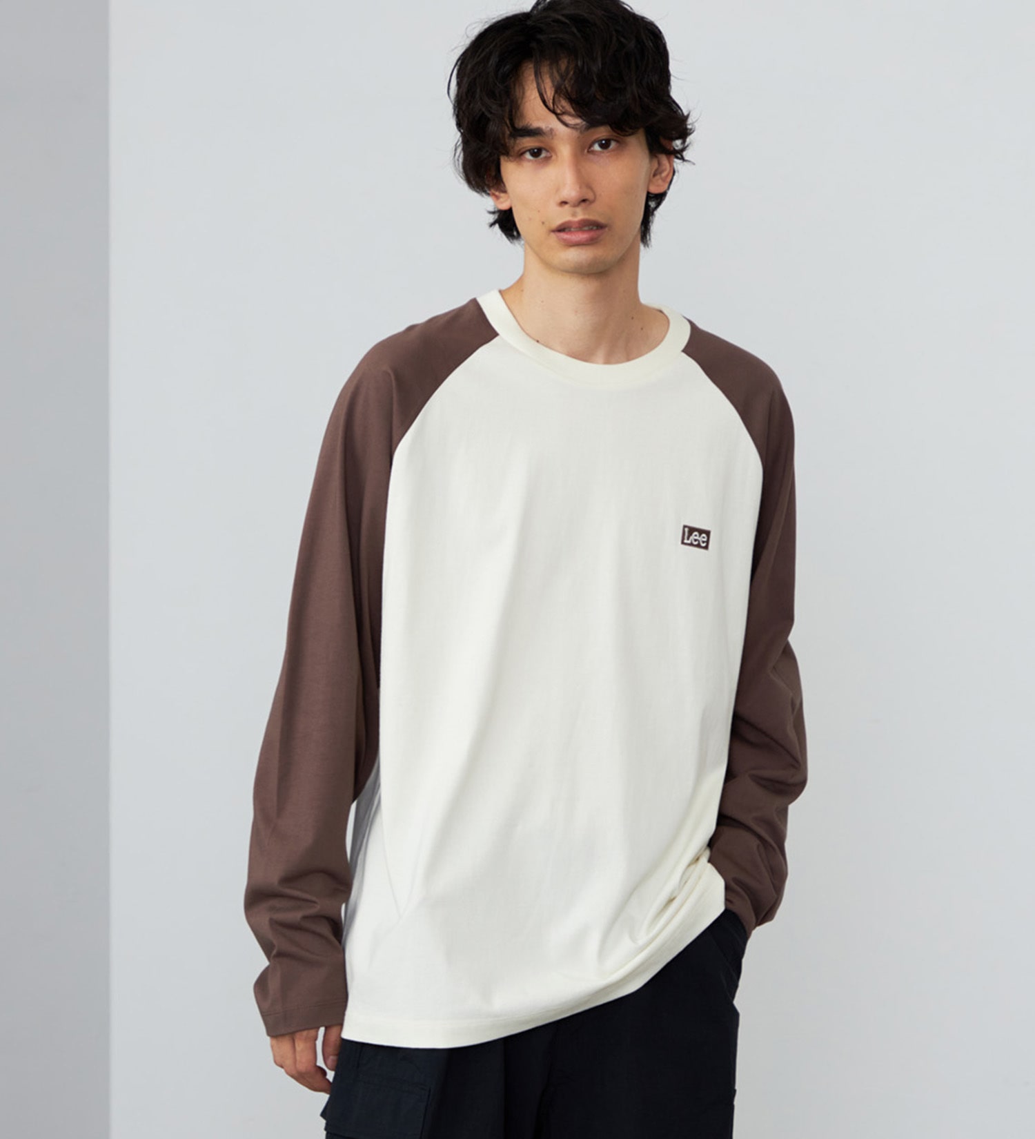 Lee(リー)のLeeロゴバックプリント ロングスリーブTシャツ【ロングセラー】|トップス/Tシャツ/カットソー/メンズ|ブラウン