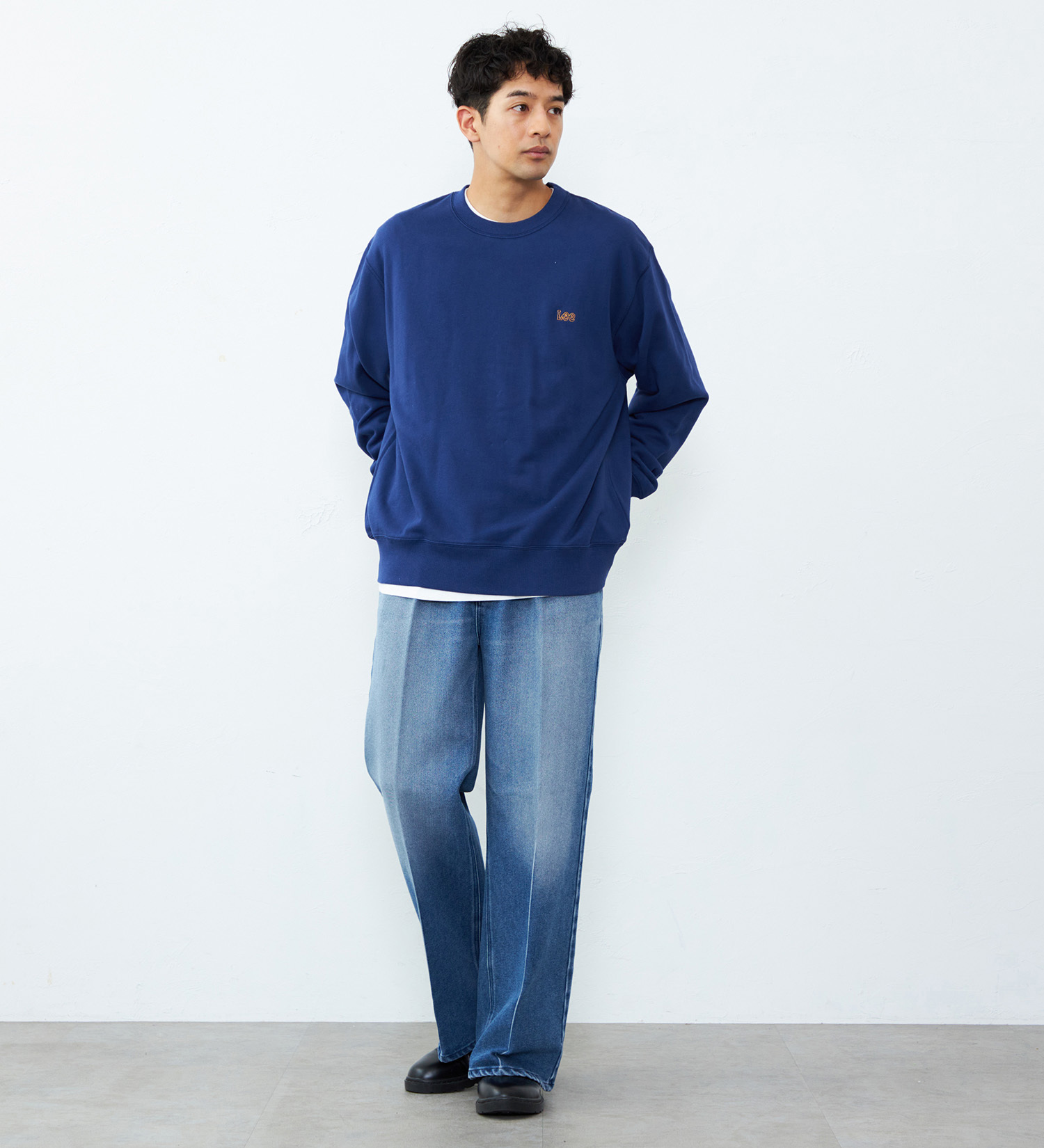 Lee(リー)のLeeロゴ バックエンブロイダリースウェット/刺繍ロゴ|トップス/スウェット/メンズ|ネイビー