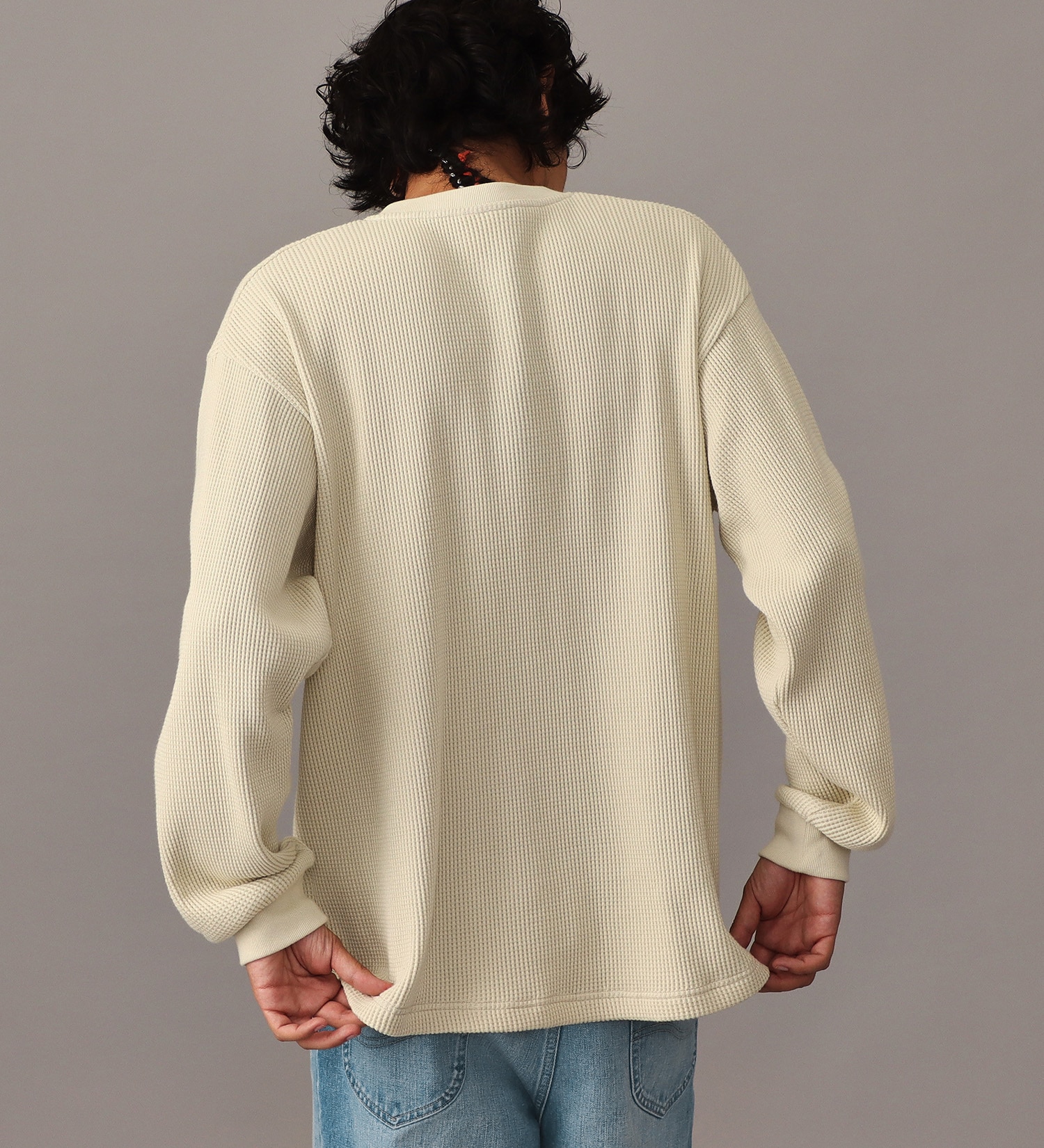 Lee(リー)のヘンリーネック L/S Teeシャツ|トップス/Tシャツ/カットソー/メンズ|グレイッシュベージュ