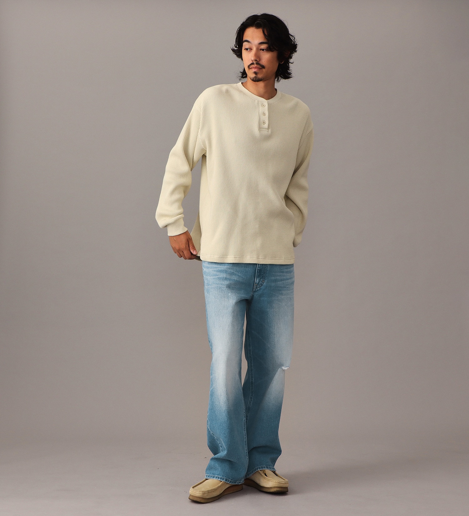 Lee(リー)のヘンリーネック L/S Teeシャツ|トップス/Tシャツ/カットソー/メンズ|グレイッシュベージュ