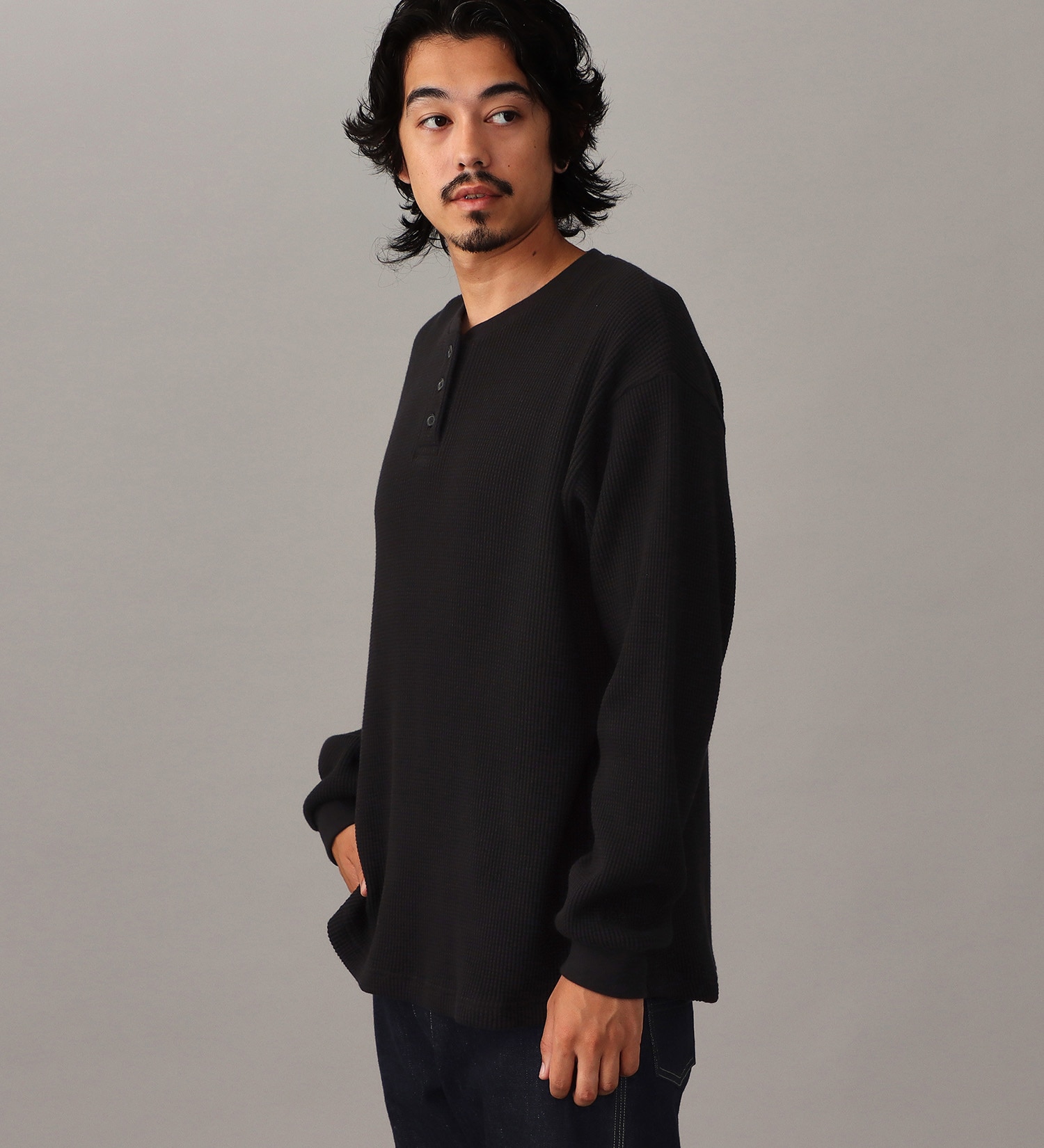 Lee(リー)のヘンリーネック L/S Teeシャツ|トップス/Tシャツ/カットソー/メンズ|ブラック