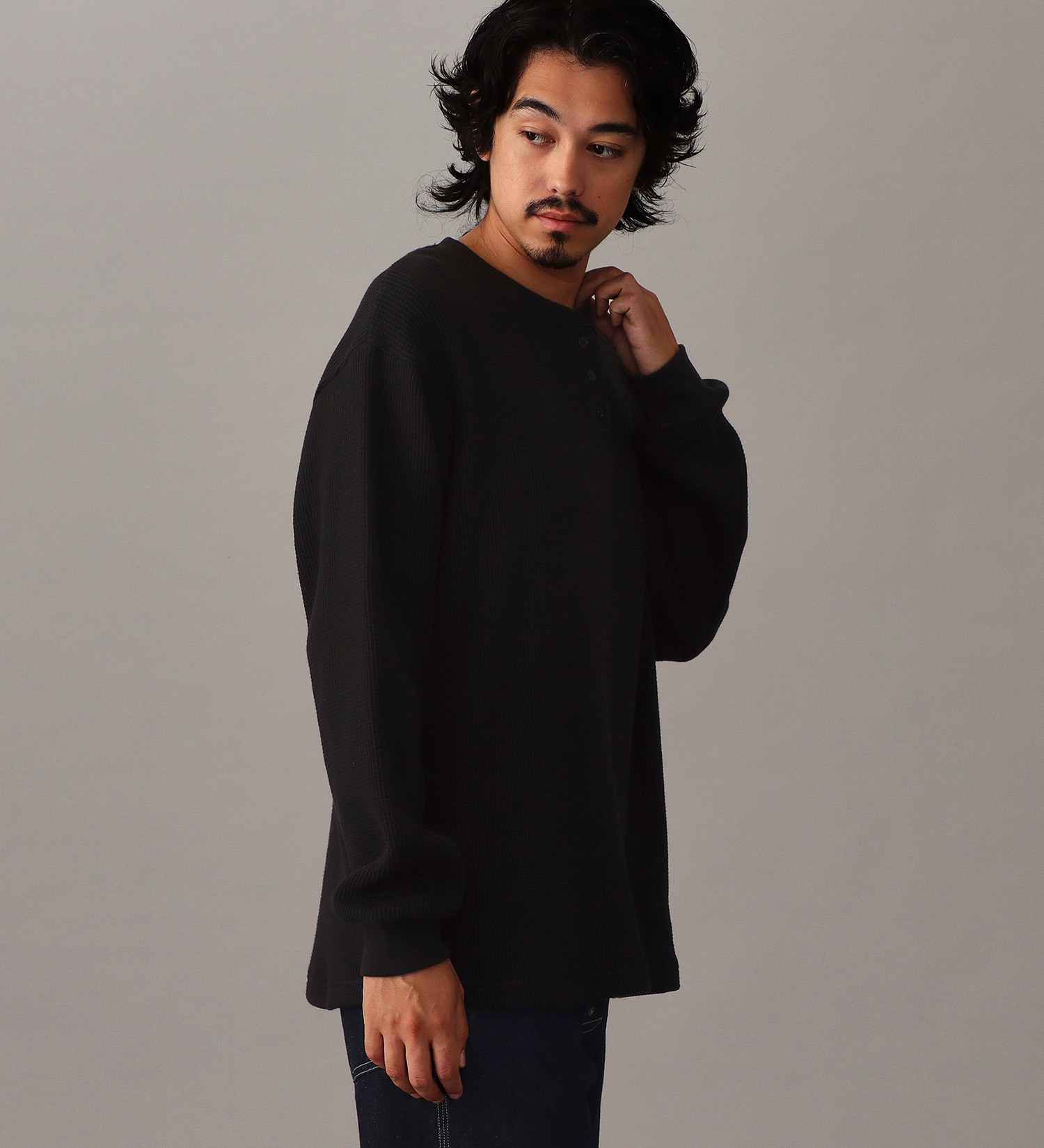Lee(リー)のヘンリーネック L/S Teeシャツ|トップス/Tシャツ/カットソー/メンズ|ブラック