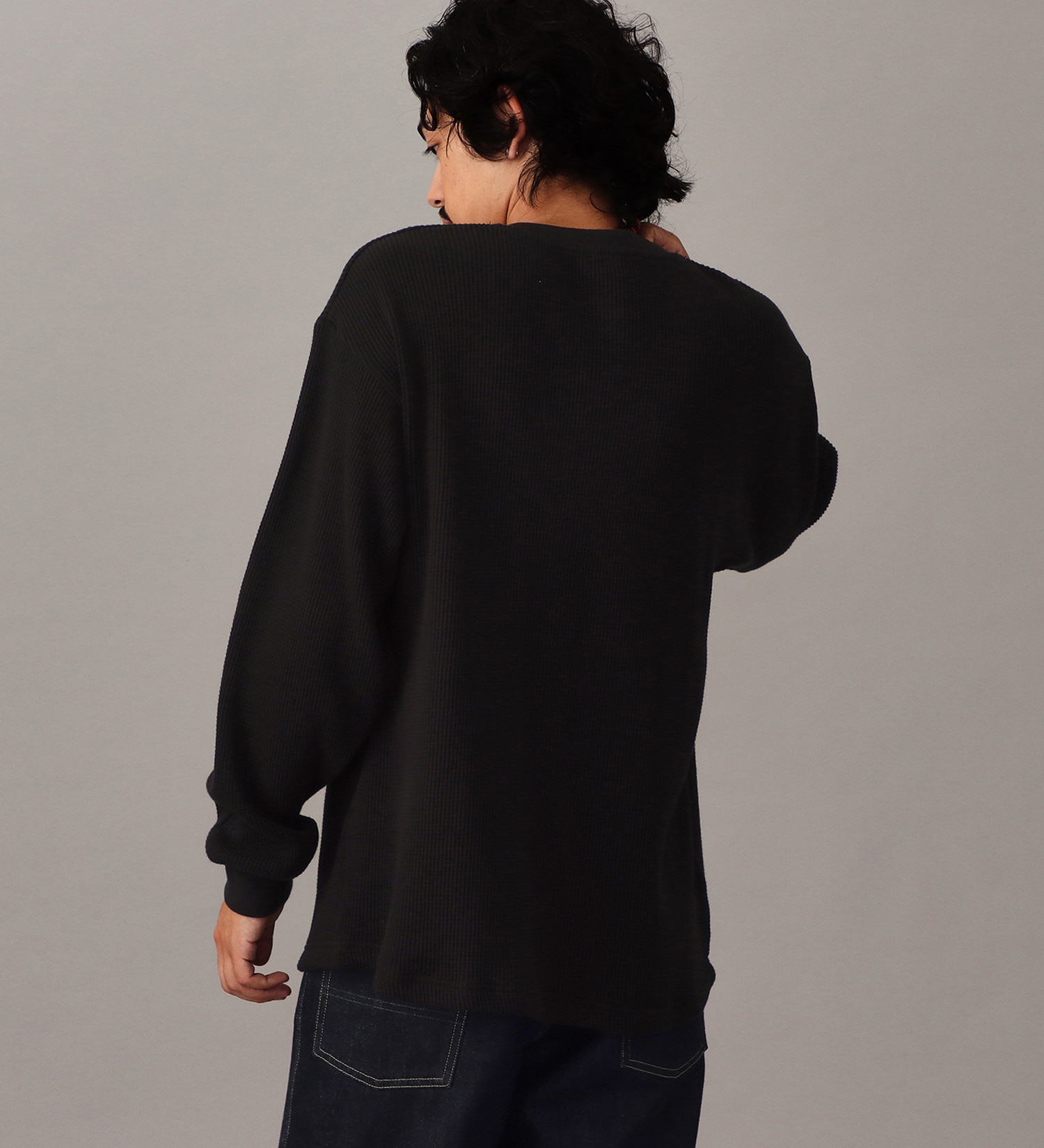 Lee(リー)のヘンリーネック L/S Teeシャツ|トップス/Tシャツ/カットソー/メンズ|ブラック