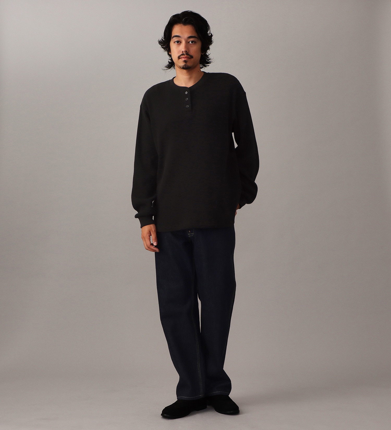 Lee(リー)のヘンリーネック L/S Teeシャツ|トップス/Tシャツ/カットソー/メンズ|ブラック