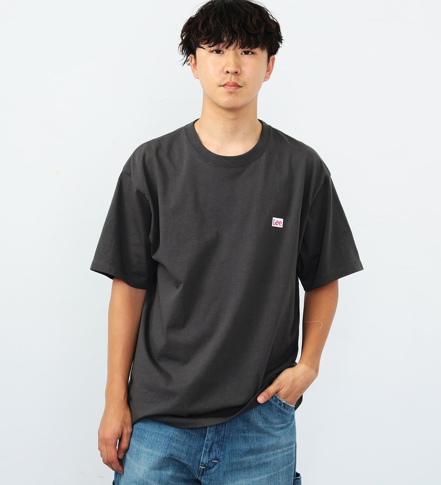 Lee(リー)のLee バックプリント ショートスリーブTee|トップス/Tシャツ/カットソー/メンズ|チャコールグレー