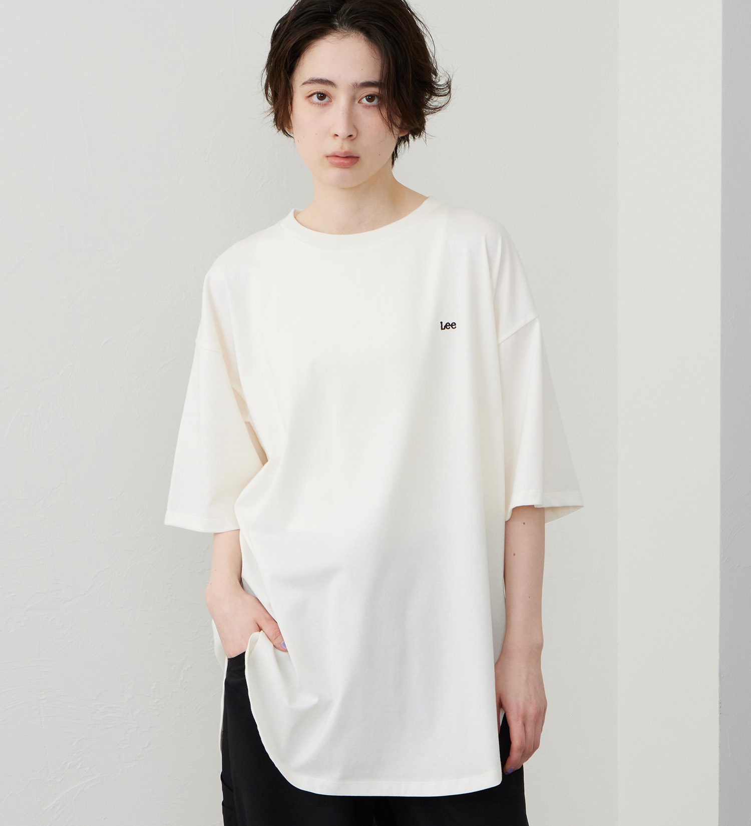 Lee(リー)のラウンドヘム ショートスリーブTシャツ|トップス/Tシャツ/カットソー/レディース|ホワイト