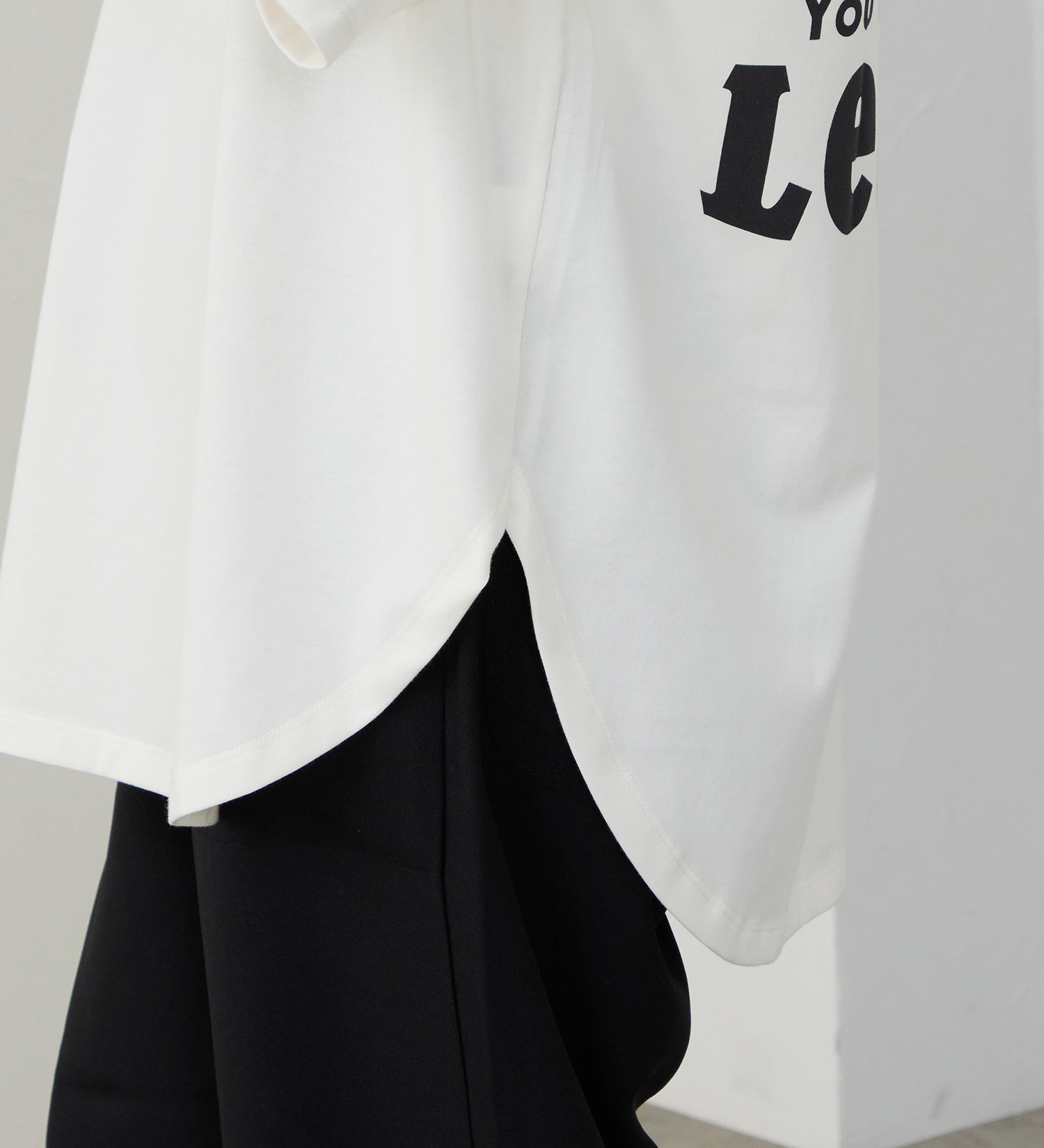 Lee(リー)のラウンドヘム ショートスリーブTシャツ|トップス/Tシャツ/カットソー/レディース|ホワイト