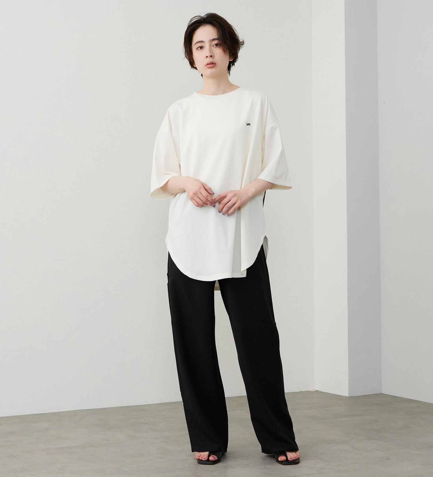 Lee(リー)のラウンドヘム ショートスリーブTシャツ|トップス/Tシャツ/カットソー/レディース|ホワイト