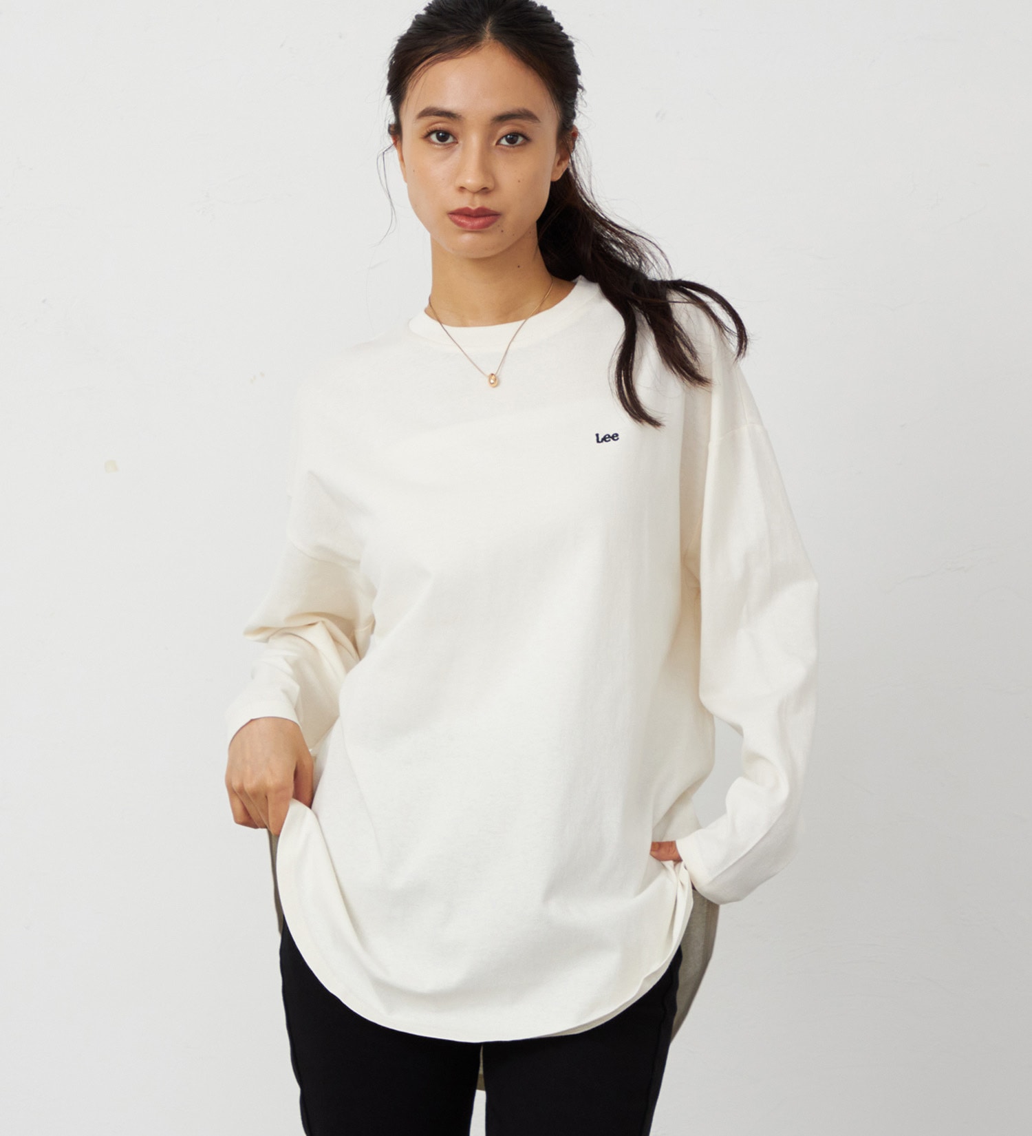 Lee(リー)のラウンドヘム ロングスリーブTシャツ|トップス/Tシャツ/カットソー/レディース|ホワイト