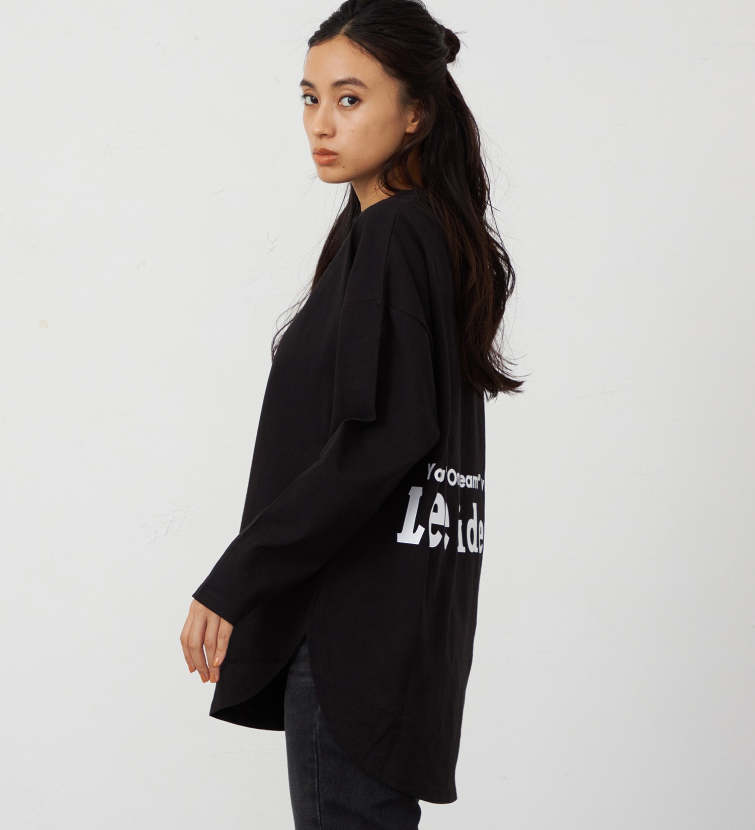 Lee(リー)のラウンドヘム ロングスリーブTシャツ|トップス/Tシャツ/カットソー/レディース|ブラック