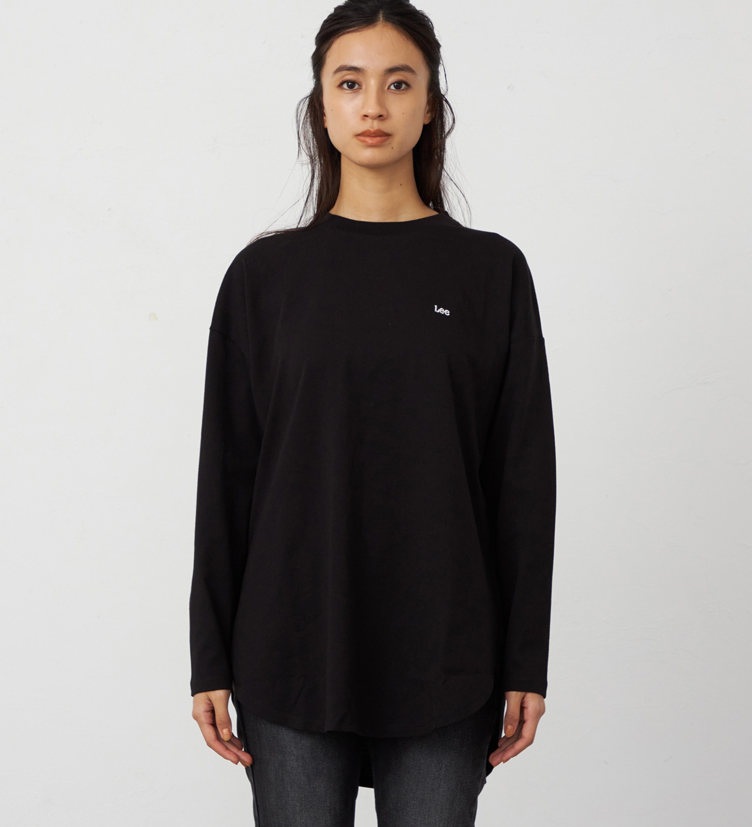 Lee(リー)のラウンドヘム ロングスリーブTシャツ|トップス/Tシャツ/カットソー/レディース|ブラック