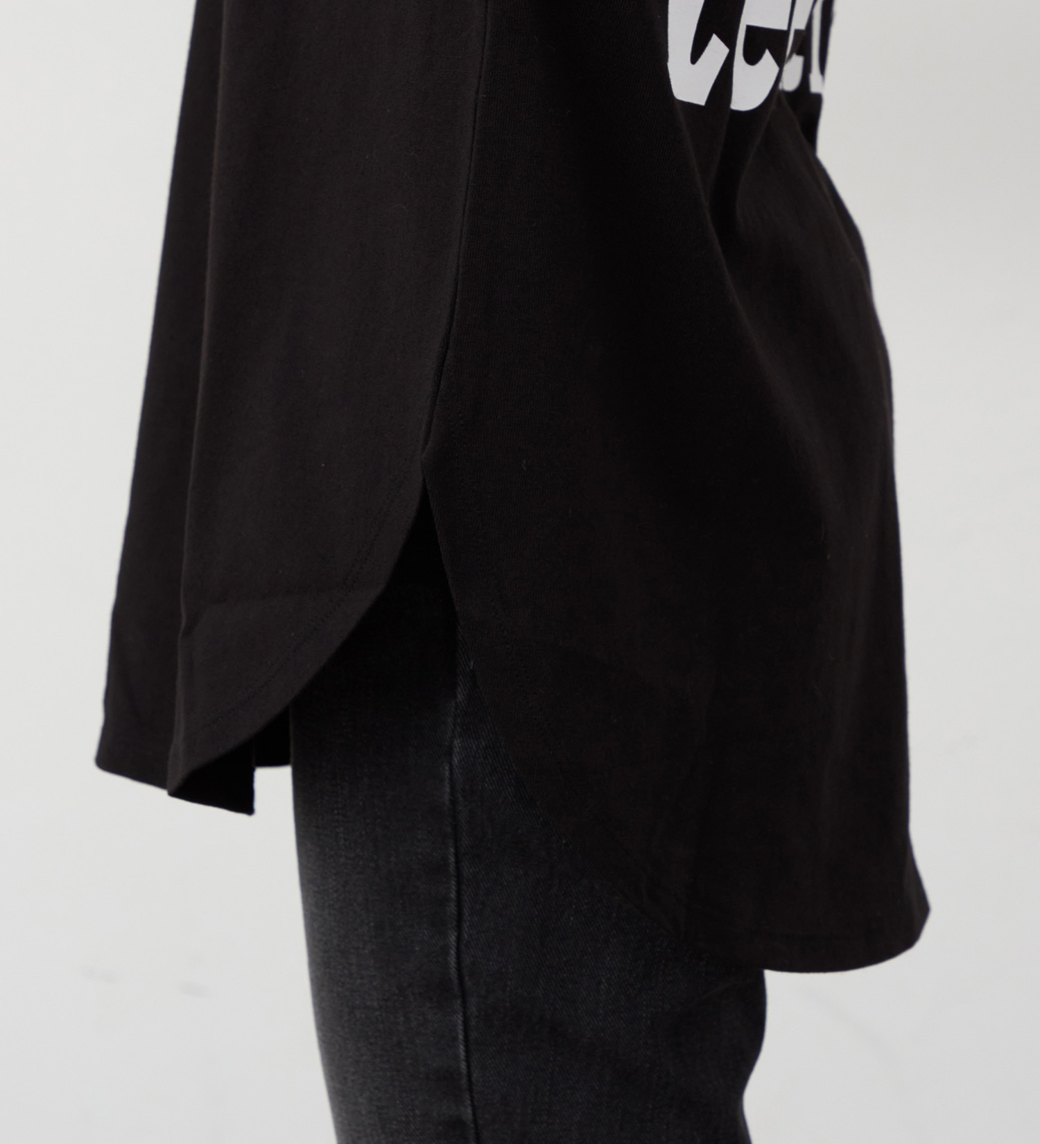 Lee(リー)のラウンドヘム ロングスリーブTシャツ|トップス/Tシャツ/カットソー/レディース|ブラック