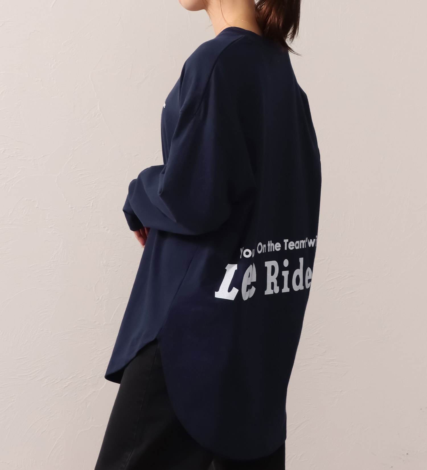 Lee(リー)のROUNDHEM TEE/ラウンドヘム長袖Tシャツ|トップス/Tシャツ/カットソー/レディース|ネイビー