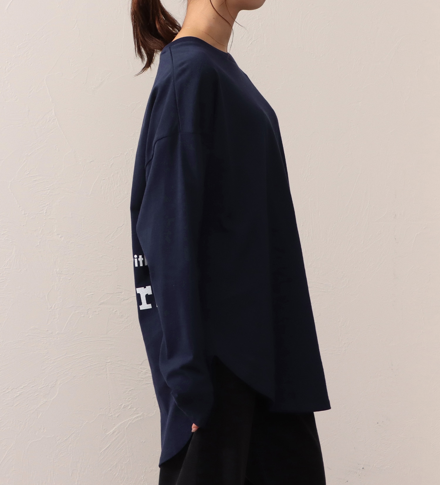 Lee(リー)のROUNDHEM TEE/ラウンドヘム長袖Tシャツ|トップス/Tシャツ/カットソー/レディース|ネイビー