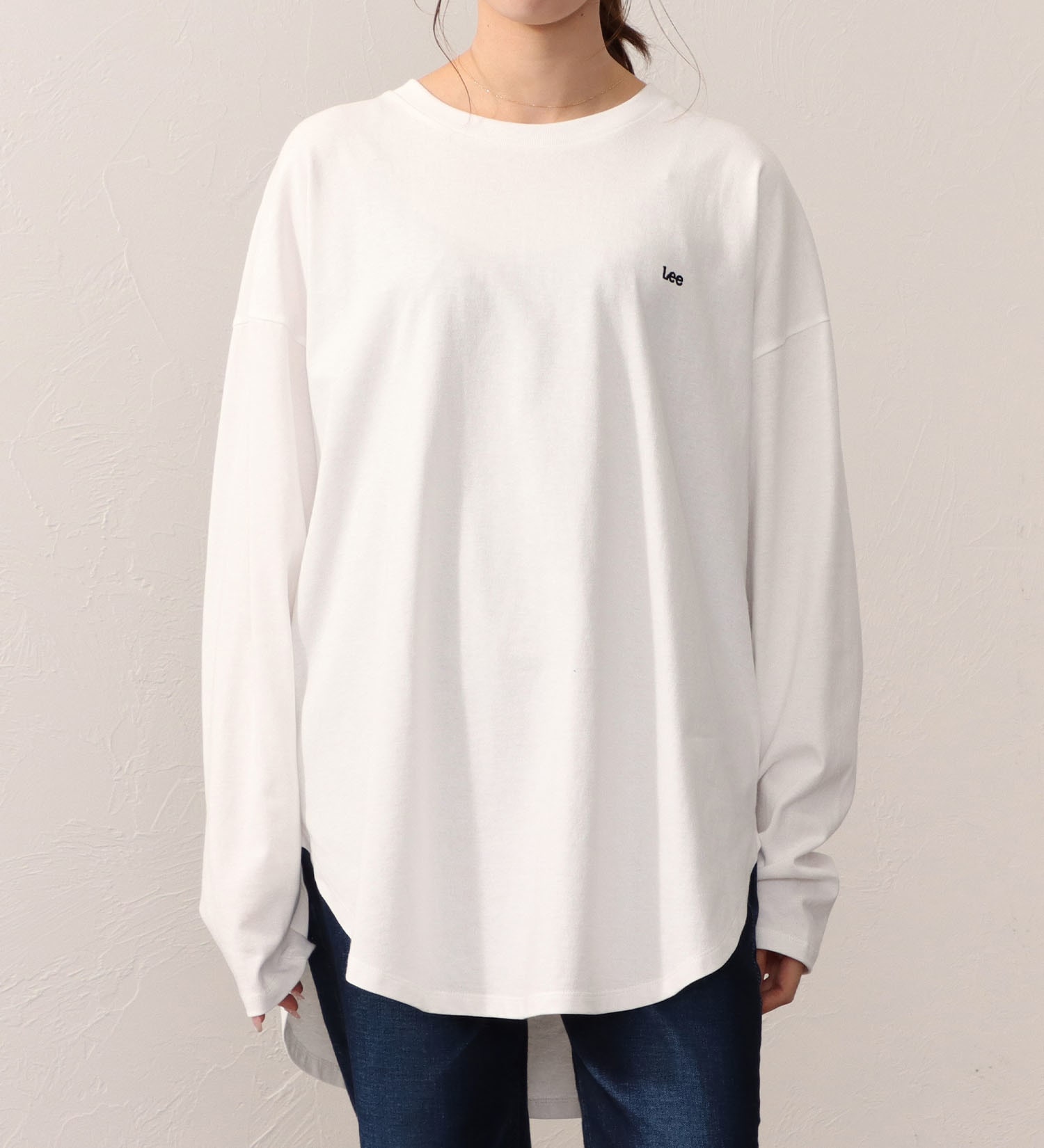 Lee(リー)のROUNDHEM TEE/ラウンドヘム長袖Tシャツ|トップス/Tシャツ/カットソー/レディース|ホワイト