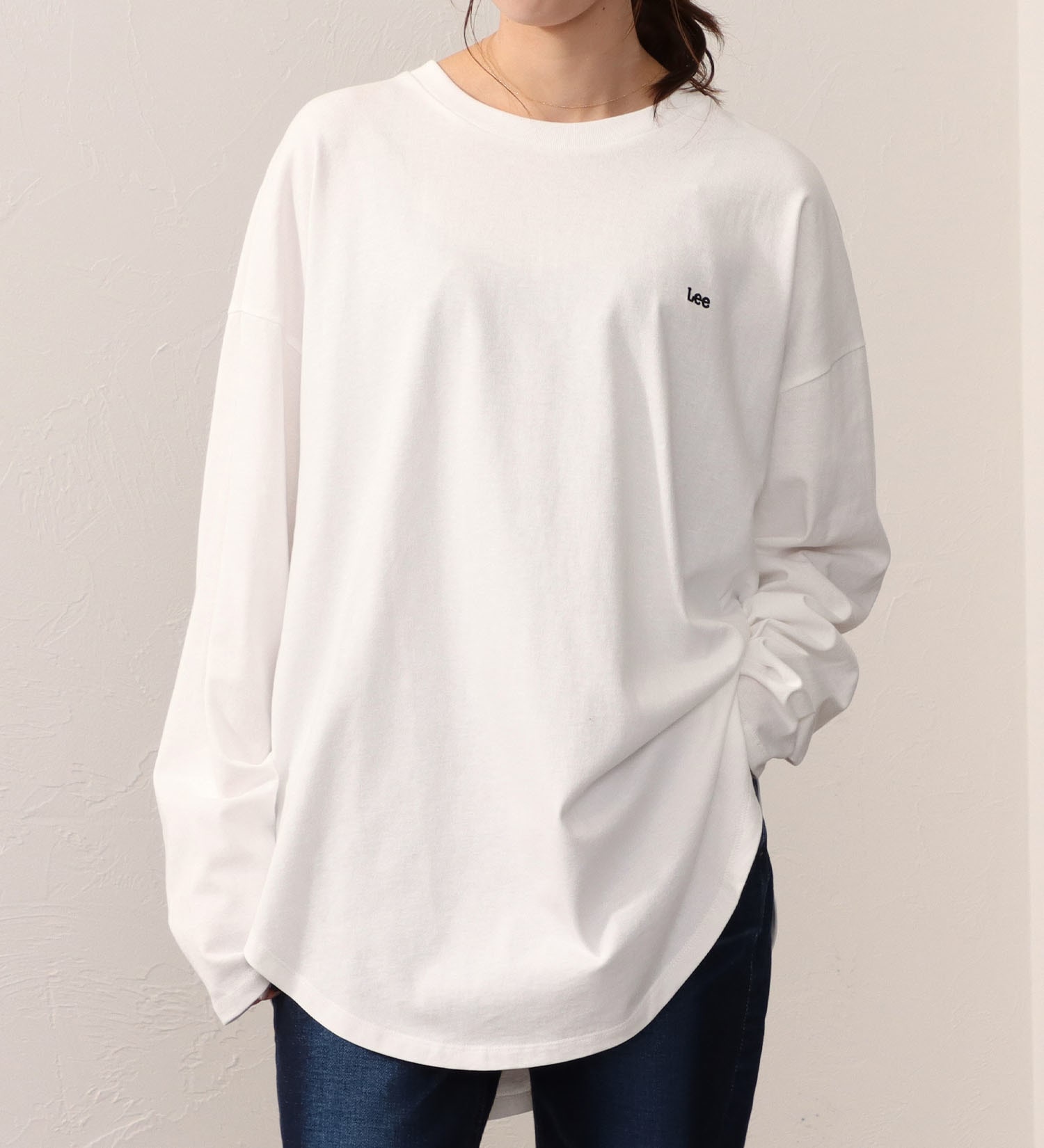 Lee(リー)のROUNDHEM TEE/ラウンドヘム長袖Tシャツ|トップス/Tシャツ/カットソー/レディース|ホワイト