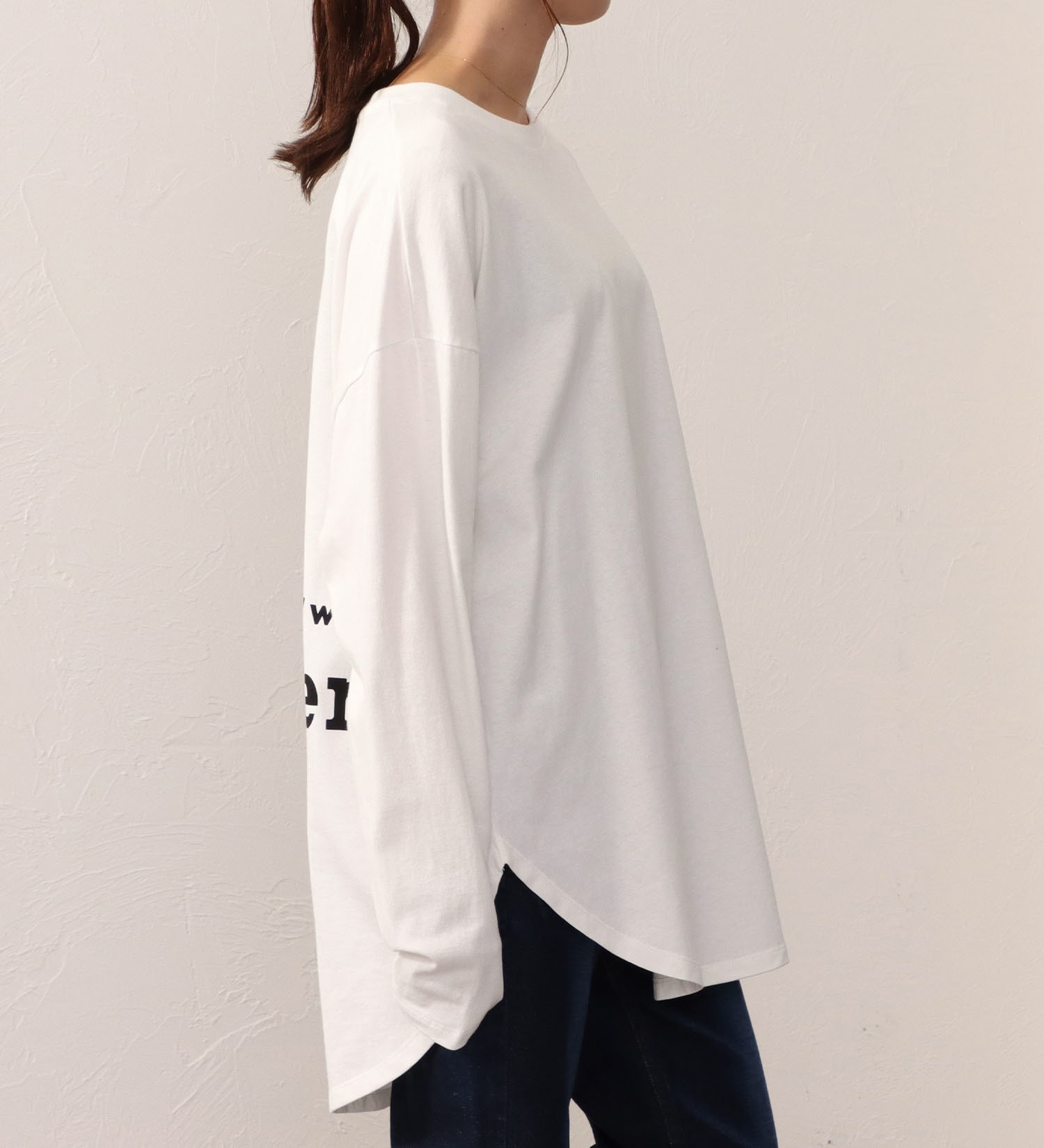 Lee(リー)のROUNDHEM TEE/ラウンドヘム長袖Tシャツ|トップス/Tシャツ/カットソー/レディース|ホワイト