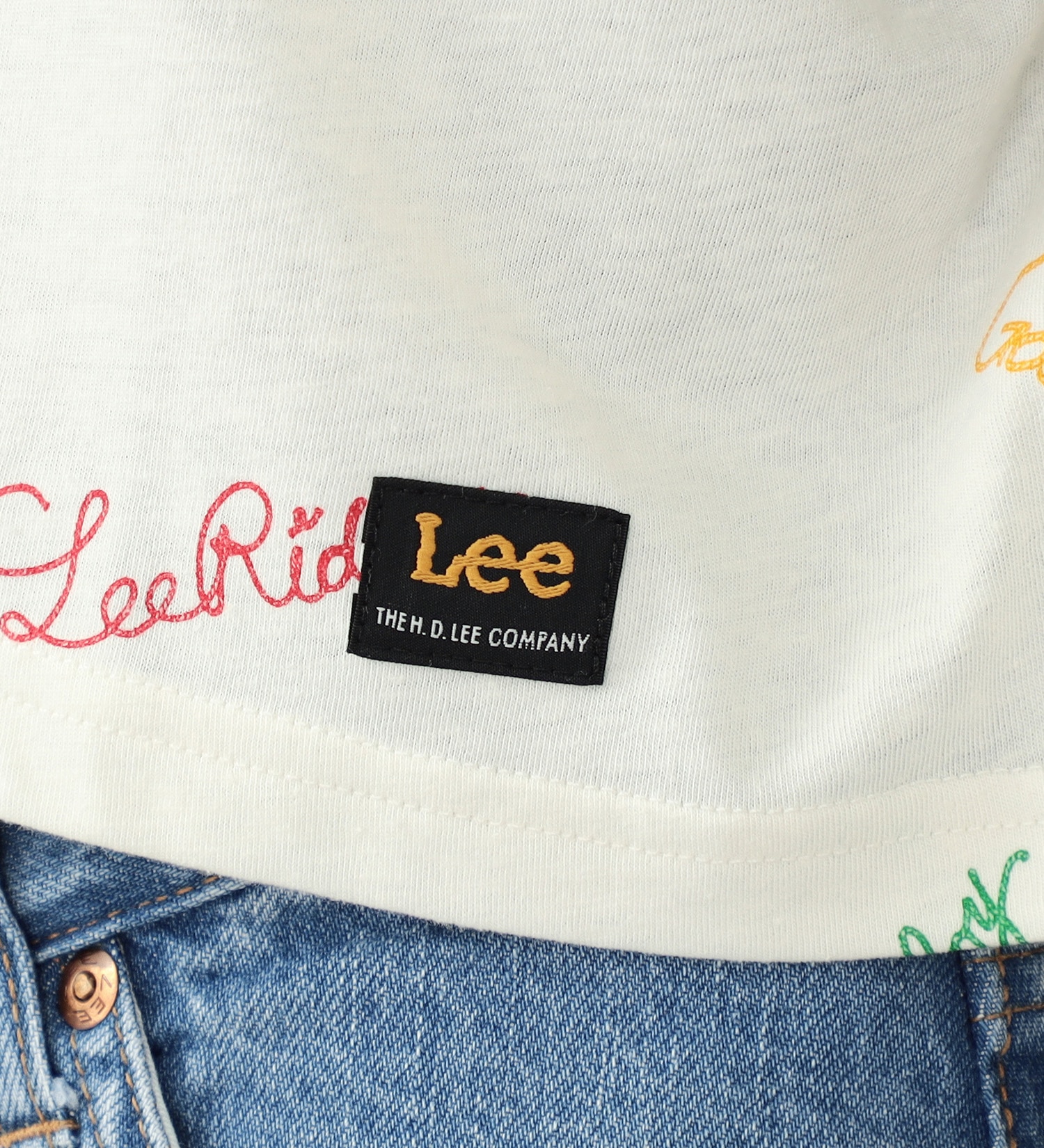 Lee(リー)の【GW SALE】【クロップド】Leeロゴ総柄 七分袖 ラグランTシャツ|トップス/Tシャツ/カットソー/レディース|ブラック
