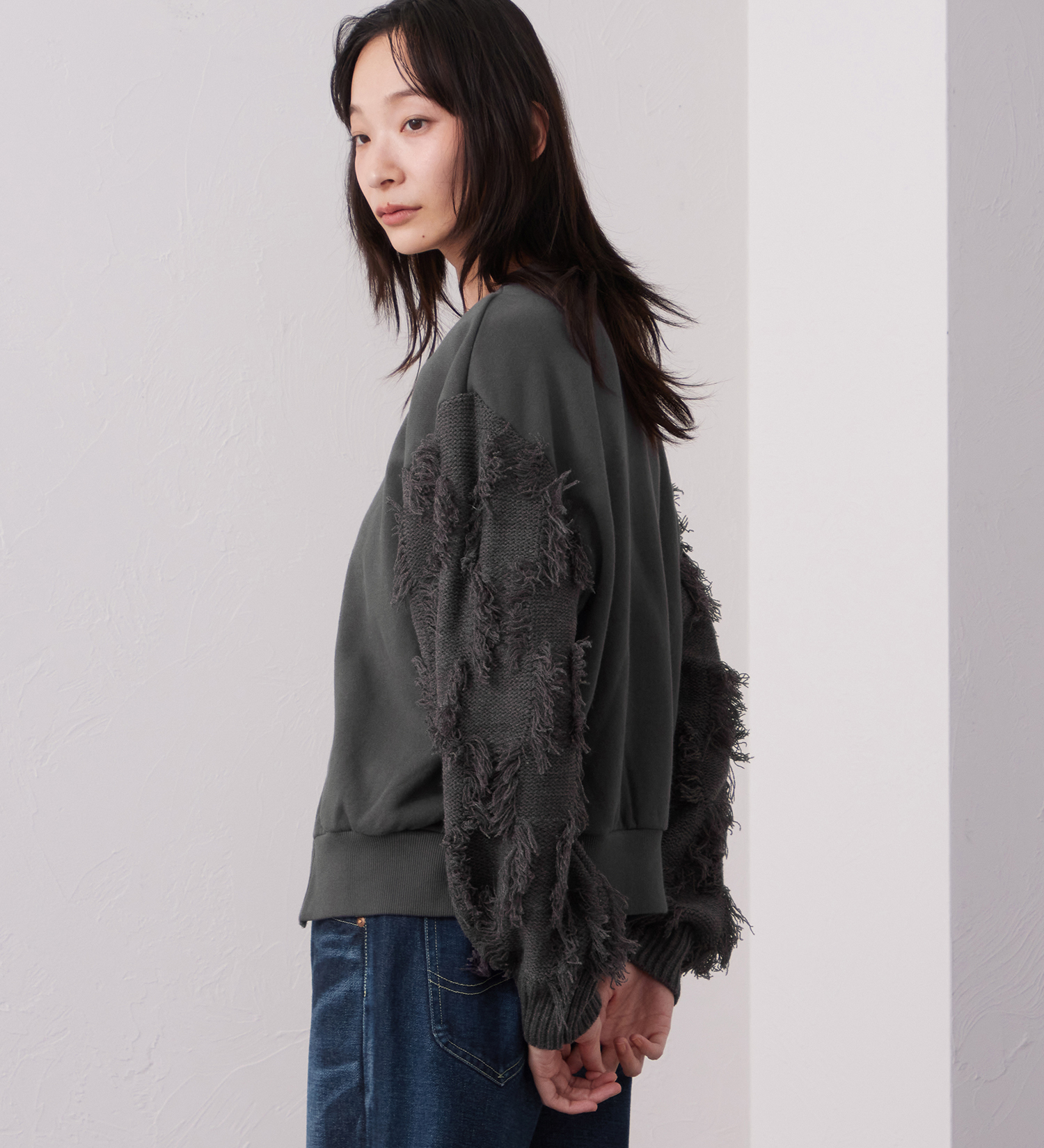 Lee(リー)のKNITPANEL SWEAT CARDIGAN/ニットパネルスウェットカーディガン|トップス/スウェット/レディース|チャコール