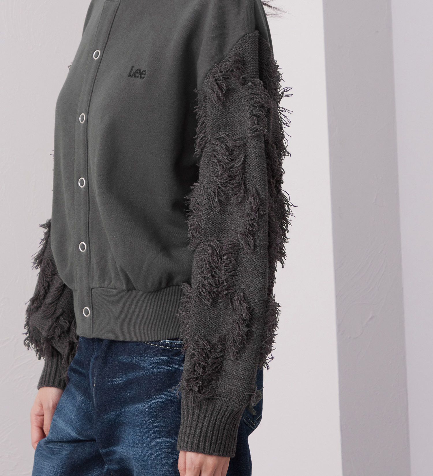 Lee(リー)のKNITPANEL SWEAT CARDIGAN/ニットパネルスウェットカーディガン|トップス/スウェット/レディース|チャコール