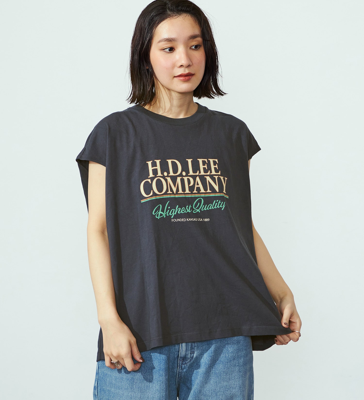 Lee(リー)の【二の腕細見え】ノースリーブプリントTシャツ|トップス/Tシャツ/カットソー/レディース|チャコールグレー