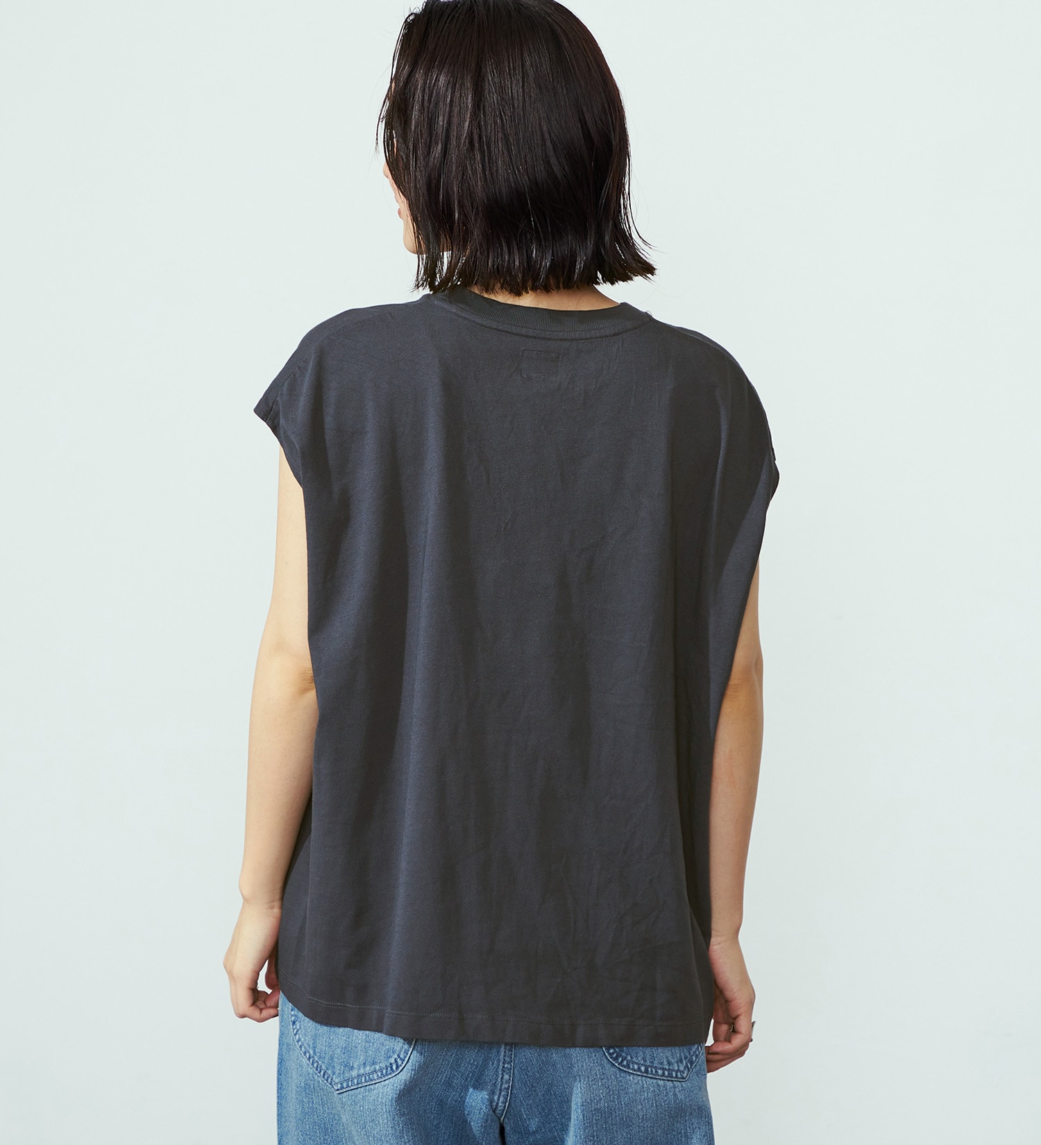 Lee(リー)の【二の腕細見え】ノースリーブプリントTシャツ|トップス/Tシャツ/カットソー/レディース|チャコールグレー