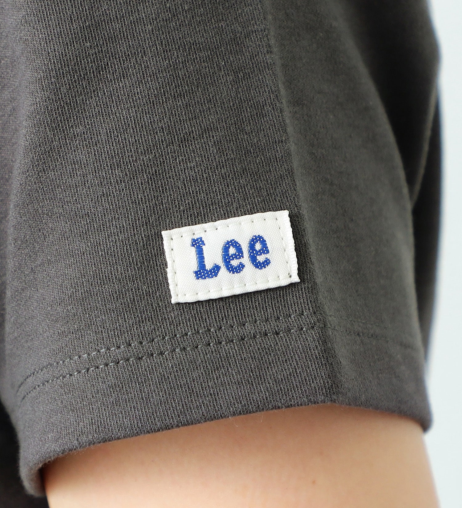 Lee(リー)の【FINAL SALE】コンパクトフィット ショートスリーブTee|トップス/Tシャツ/カットソー/レディース|チャコールグレー