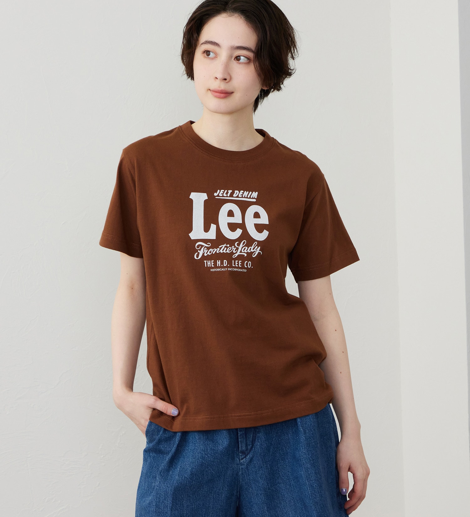 Lee(リー)のロゴハーフスリーブTシャツ|トップス/Tシャツ/カットソー/レディース|ブラウン