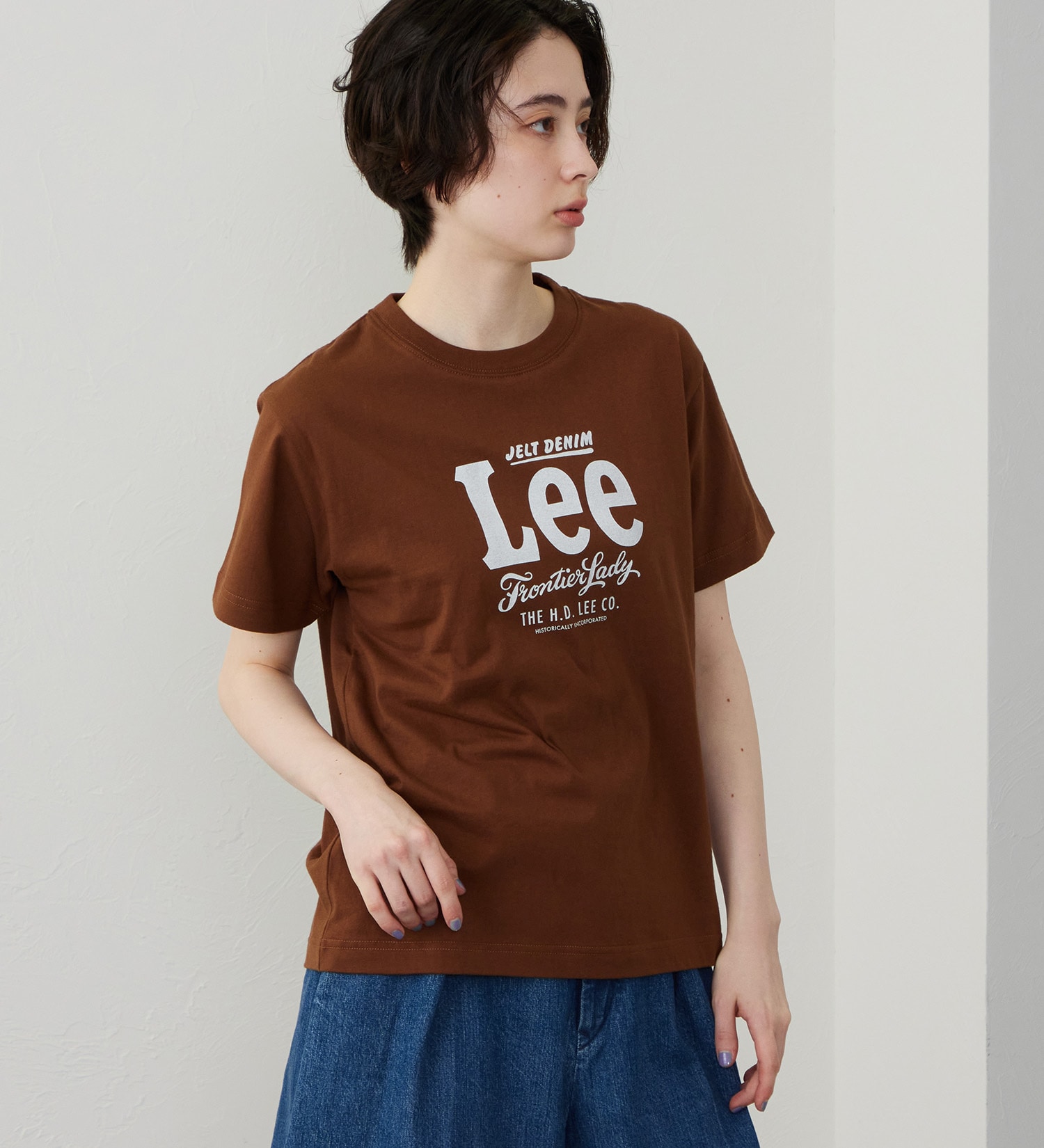Lee(リー)のロゴハーフスリーブTシャツ|トップス/Tシャツ/カットソー/レディース|ブラウン