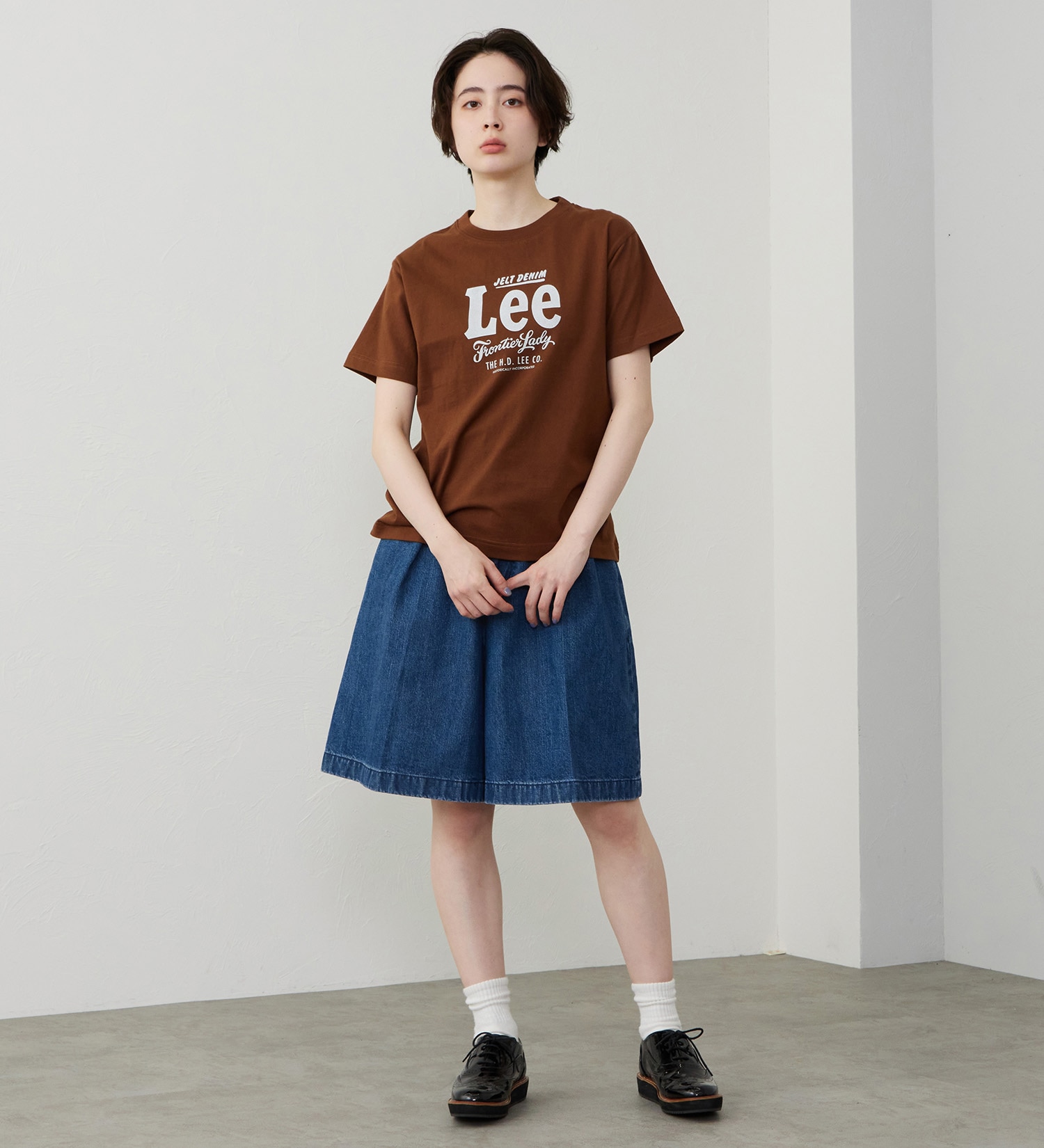Lee(リー)のロゴハーフスリーブTシャツ|トップス/Tシャツ/カットソー/レディース|ブラウン