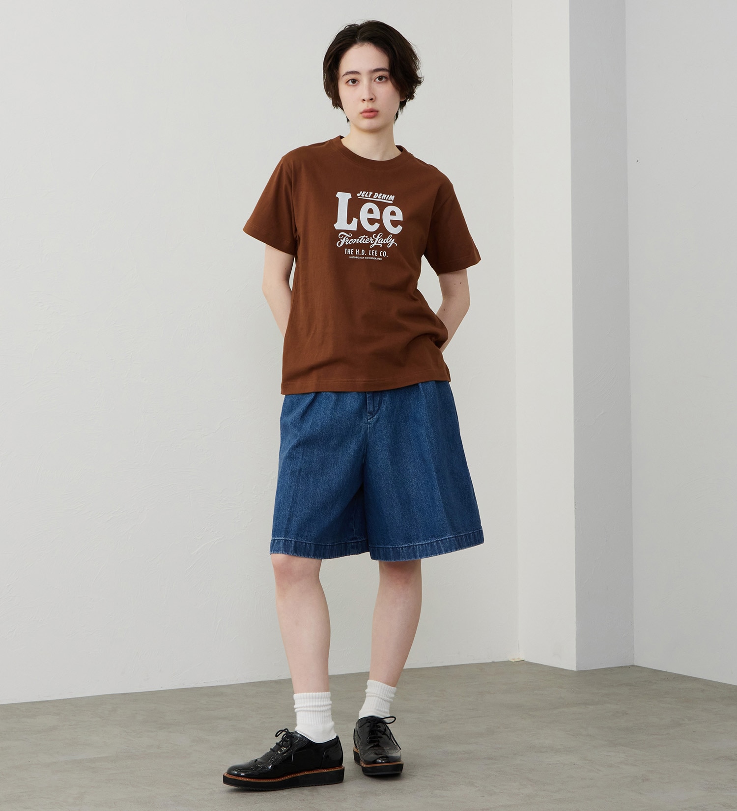 Lee(リー)のロゴハーフスリーブTシャツ|トップス/Tシャツ/カットソー/レディース|ブラウン