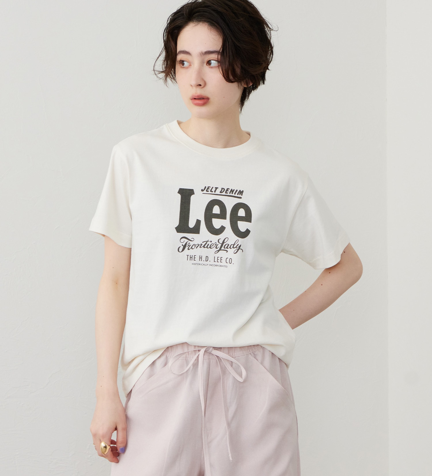 Lee(リー)のロゴハーフスリーブTシャツ|トップス/Tシャツ/カットソー/レディース|アイボリー