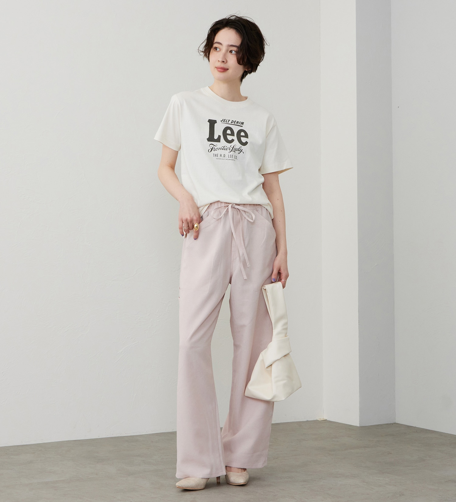 Lee(リー)のロゴハーフスリーブTシャツ|トップス/Tシャツ/カットソー/レディース|アイボリー