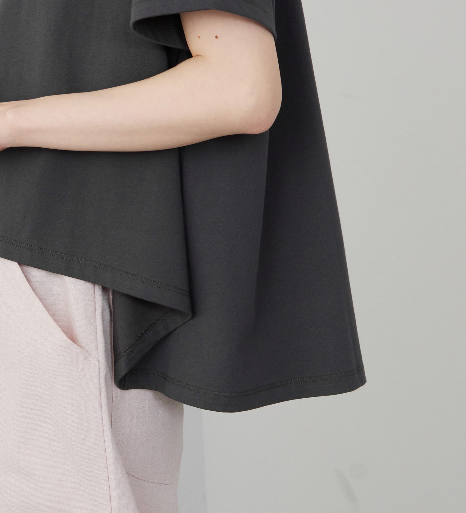 Lee(リー)のフレアーTシャツ【体型カバー】|トップス/Tシャツ/カットソー/レディース|チャコール