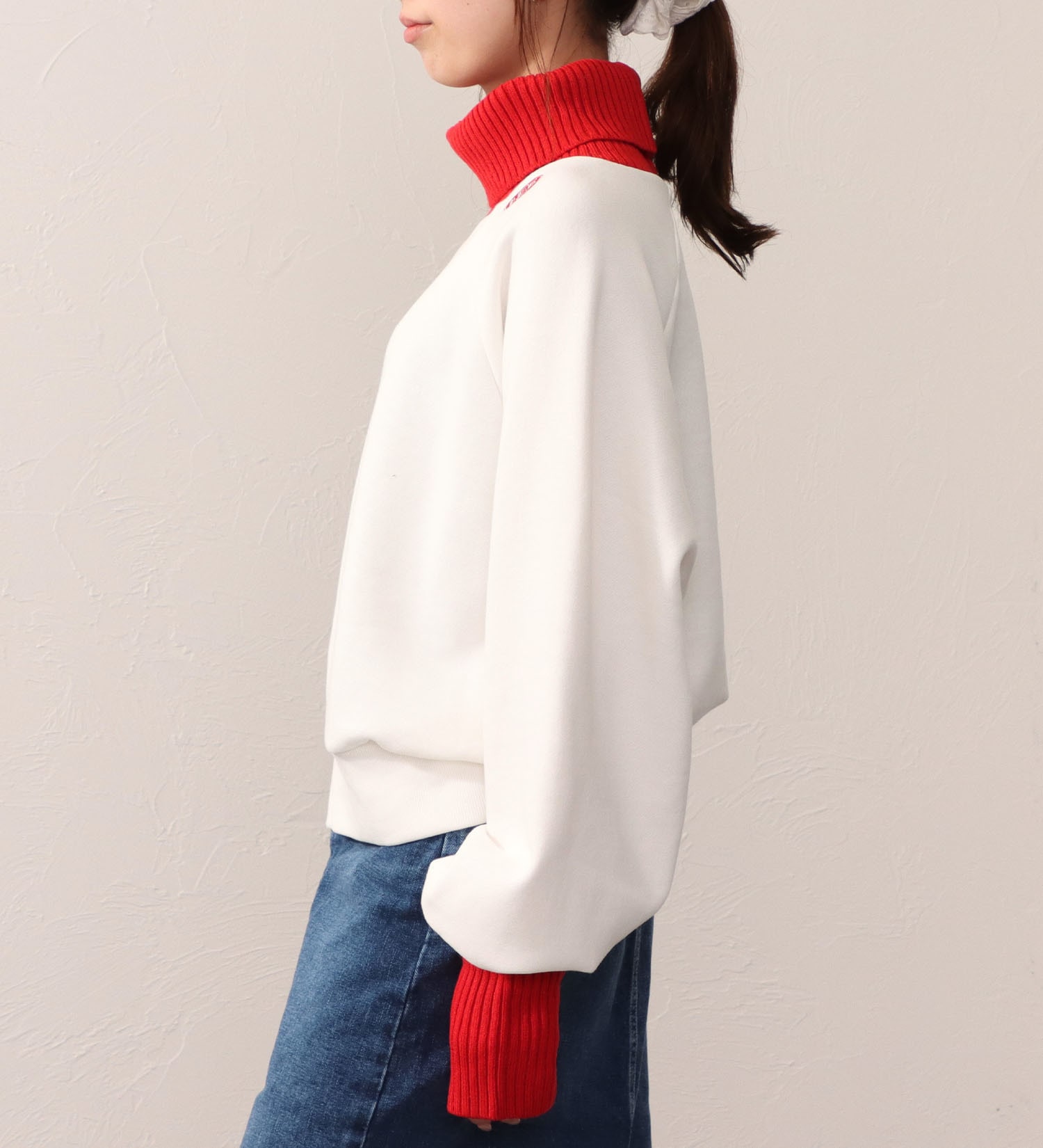 Lee(リー)のTURTLENECK SHORT SWEAT/タートルネックショートスウェット|トップス/スウェット/レディース|レッド