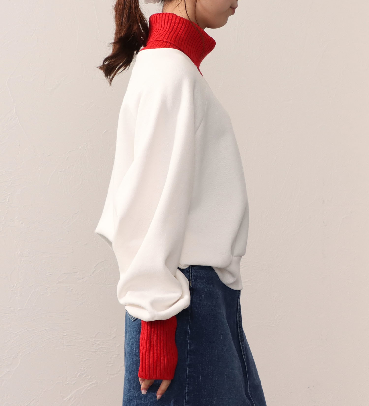 Lee(リー)のTURTLENECK SHORT SWEAT/タートルネックショートスウェット|トップス/スウェット/レディース|レッド