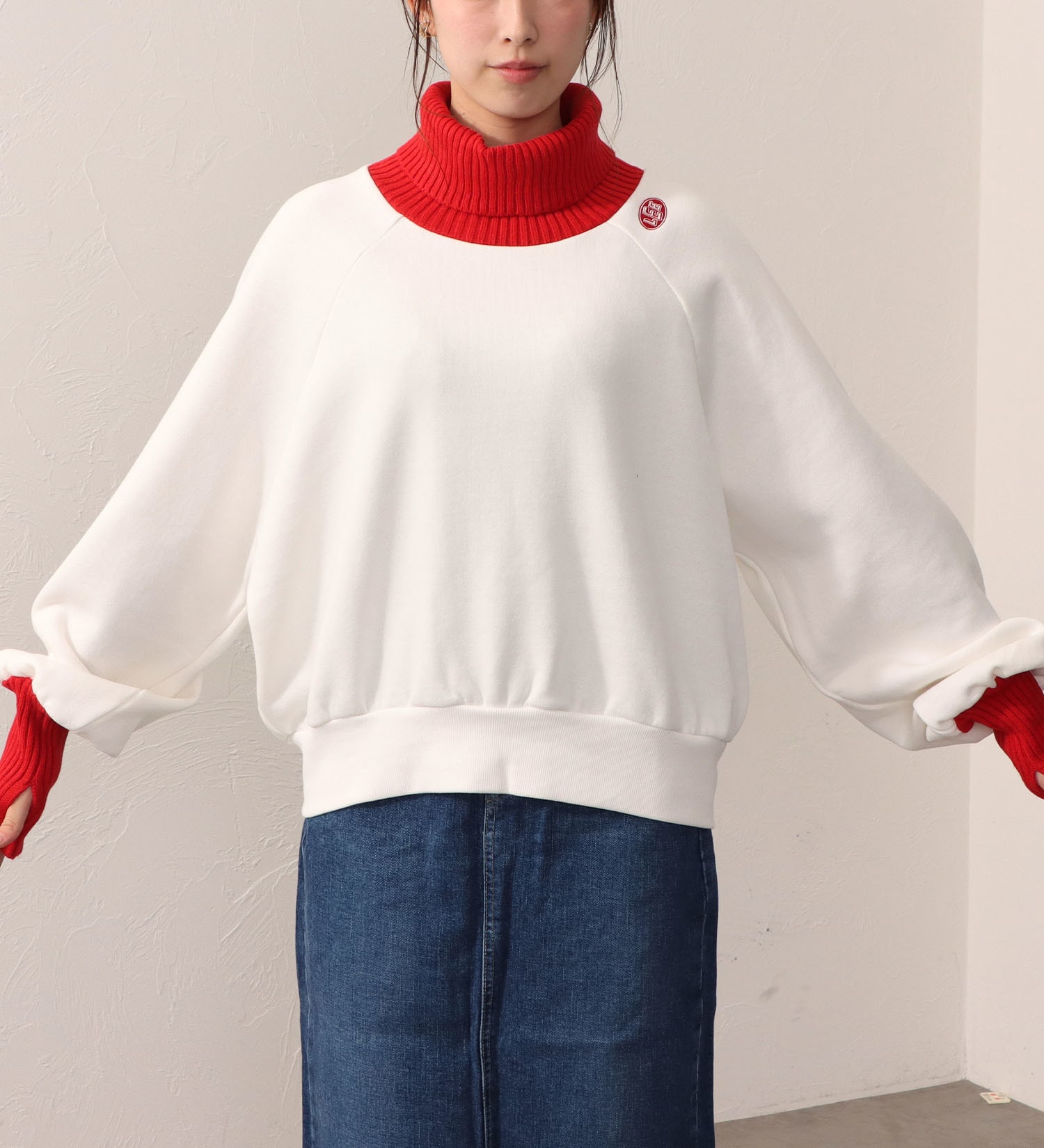 Lee(リー)のTURTLENECK SHORT SWEAT/タートルネックショートスウェット|トップス/スウェット/レディース|レッド