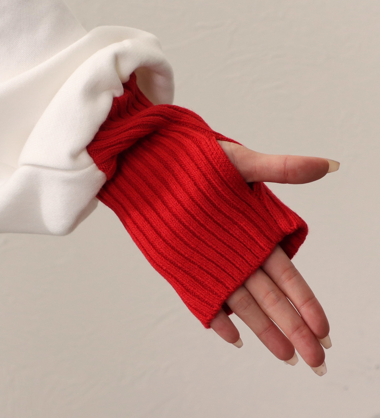 Lee(リー)のTURTLENECK SHORT SWEAT/タートルネックショートスウェット|トップス/スウェット/レディース|レッド