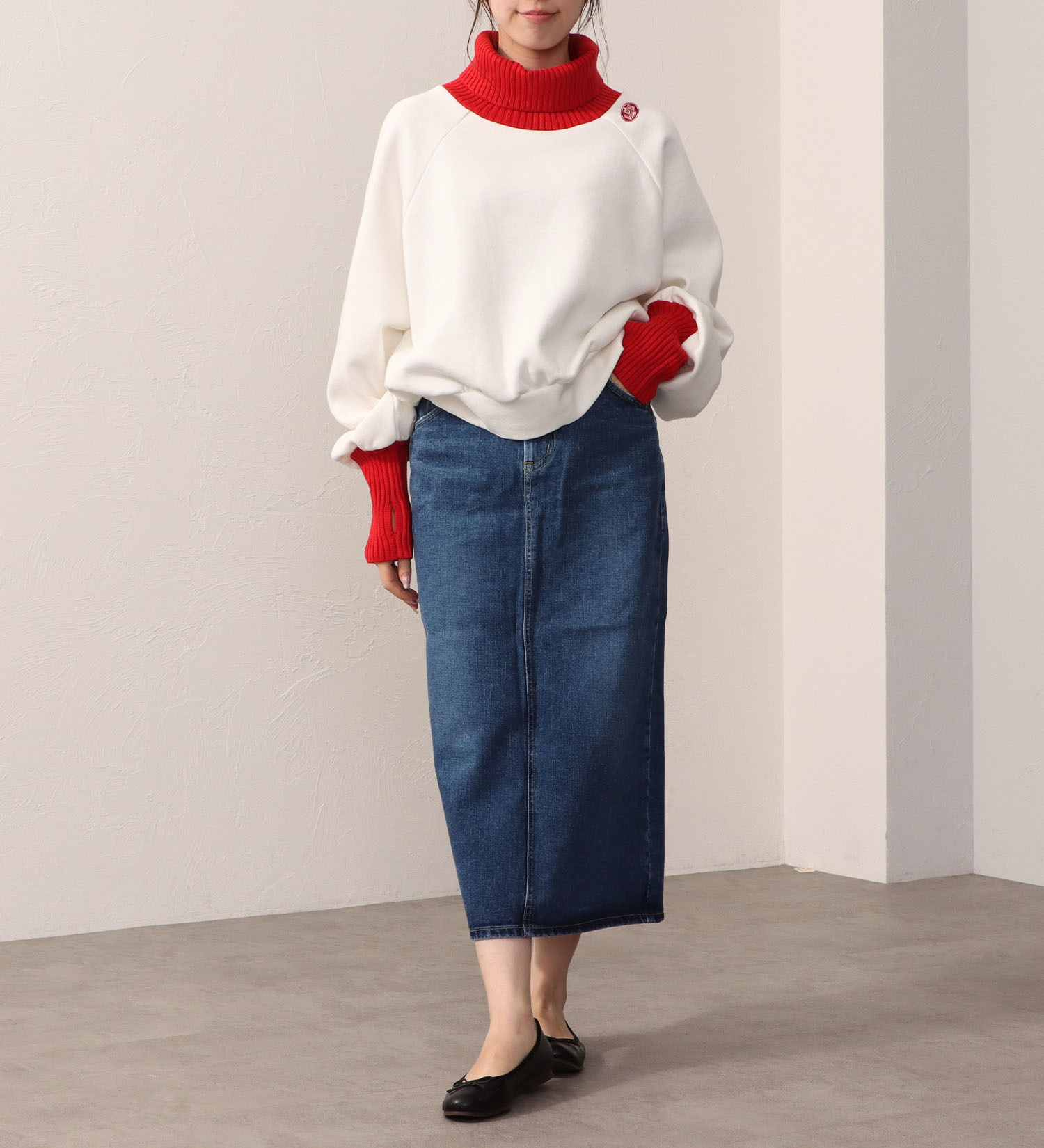 Lee(リー)のTURTLENECK SHORT SWEAT/タートルネックショートスウェット|トップス/スウェット/レディース|レッド
