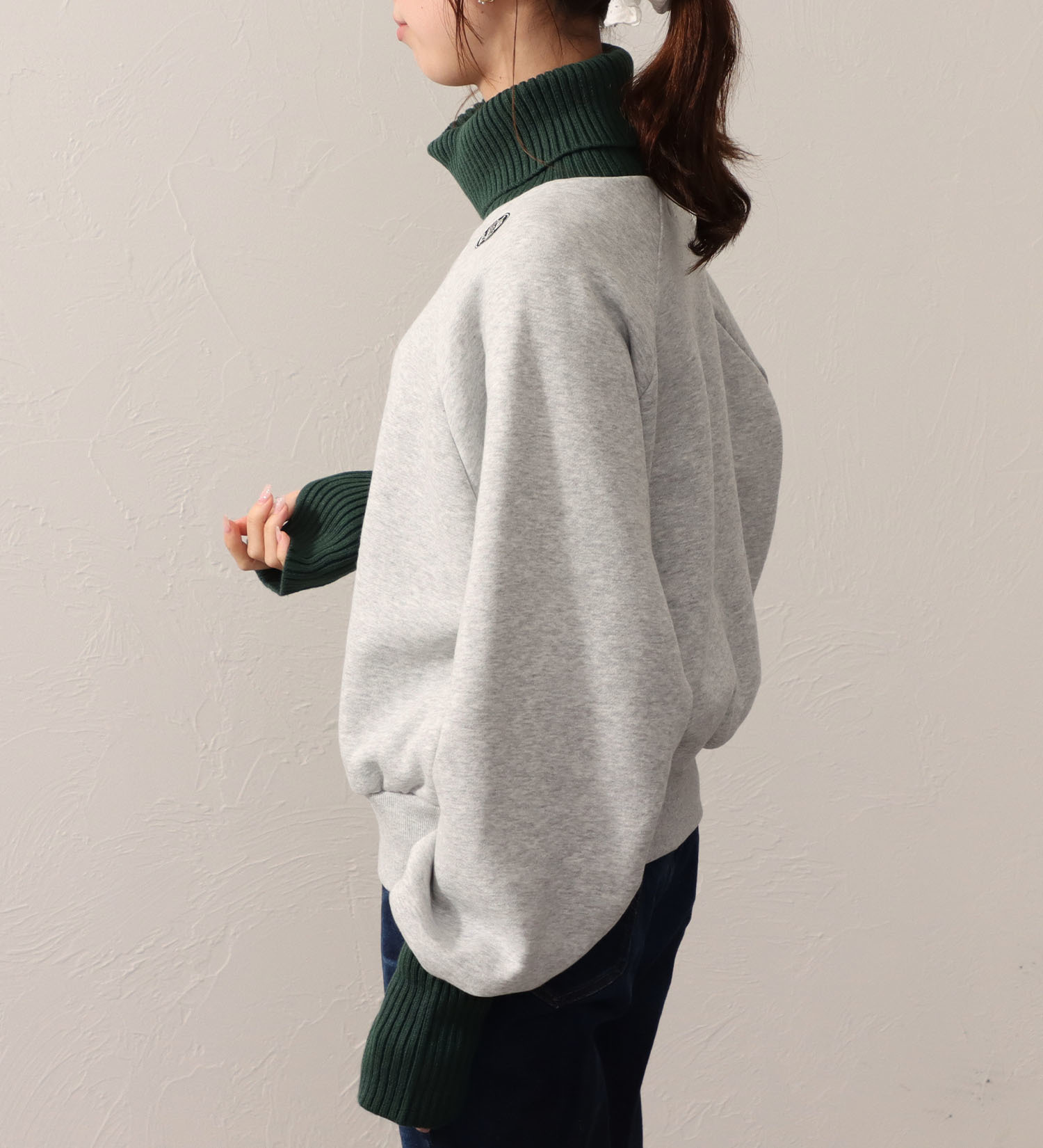 Lee(リー)のTURTLENECK SHORT SWEAT/タートルネックショートスウェット|トップス/スウェット/レディース|グリーン