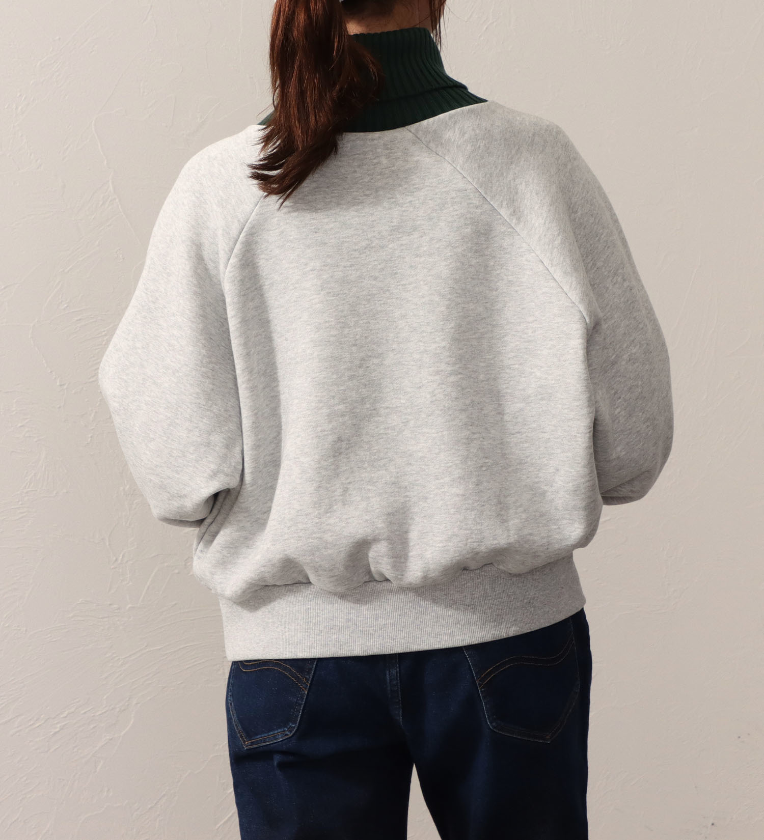 Lee(リー)のTURTLENECK SHORT SWEAT/タートルネックショートスウェット|トップス/スウェット/レディース|グリーン