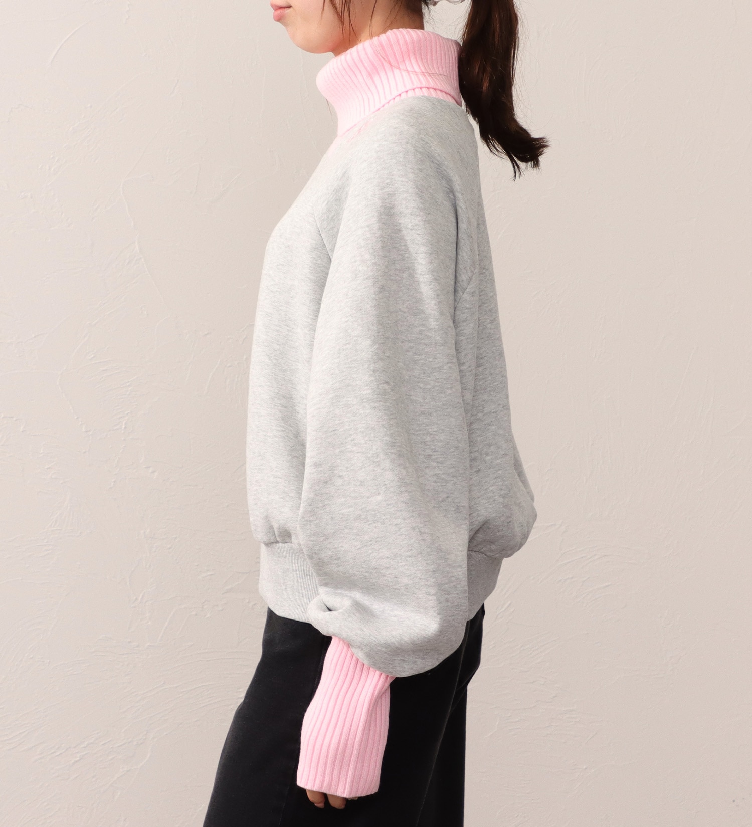 Lee(リー)のTURTLENECK SHORT SWEAT/タートルネックショートスウェット|トップス/スウェット/レディース|ピンク