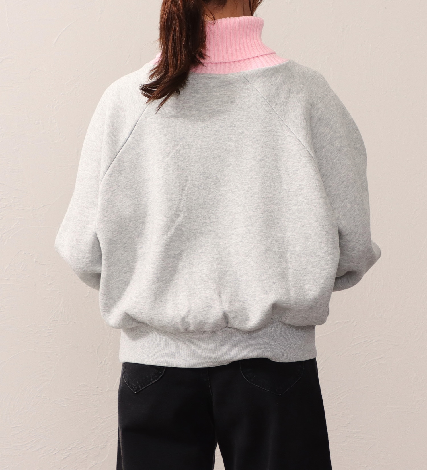 Lee(リー)のTURTLENECK SHORT SWEAT/タートルネックショートスウェット|トップス/スウェット/レディース|ピンク