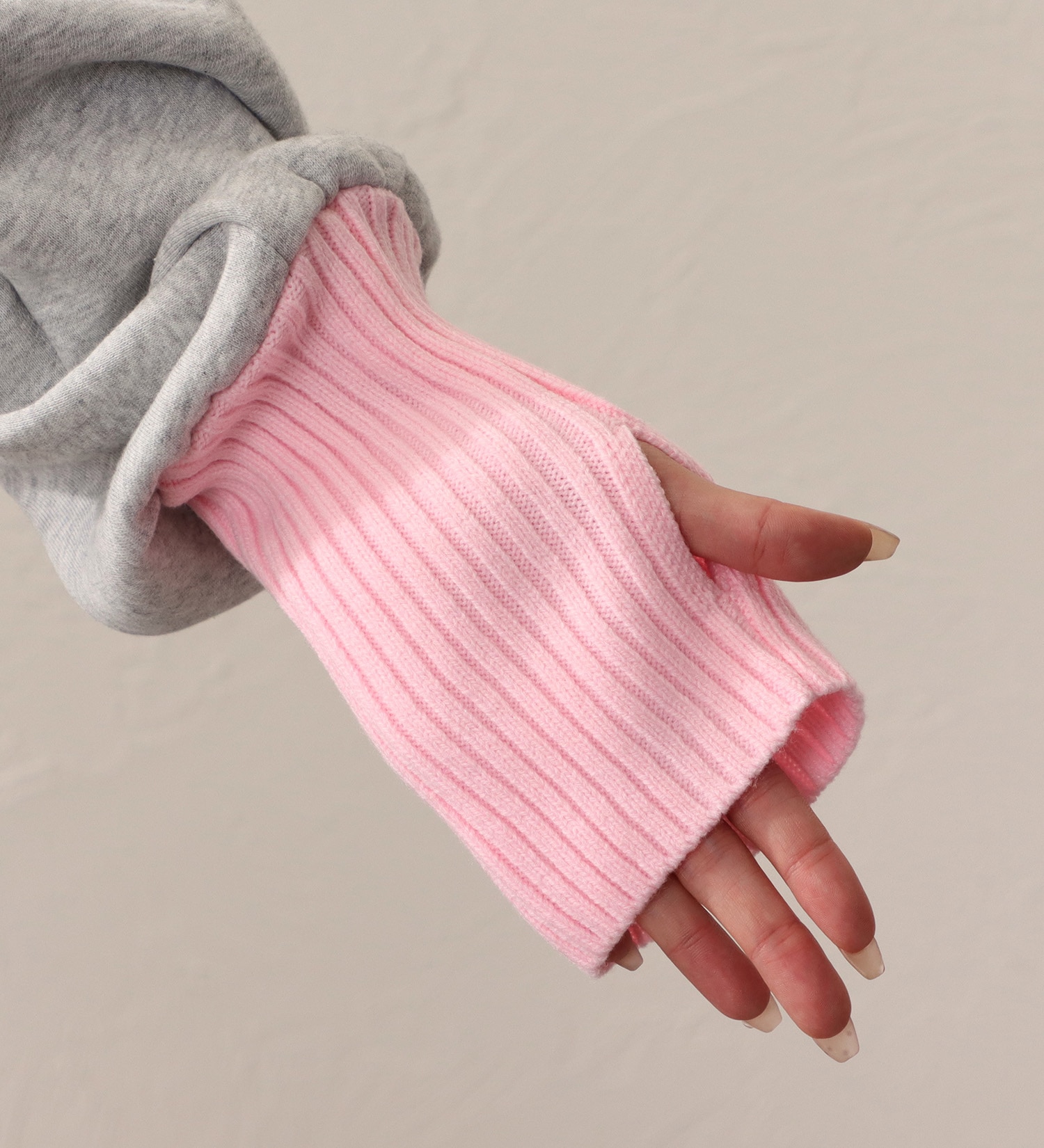 Lee(リー)のTURTLENECK SHORT SWEAT/タートルネックショートスウェット|トップス/スウェット/レディース|ピンク