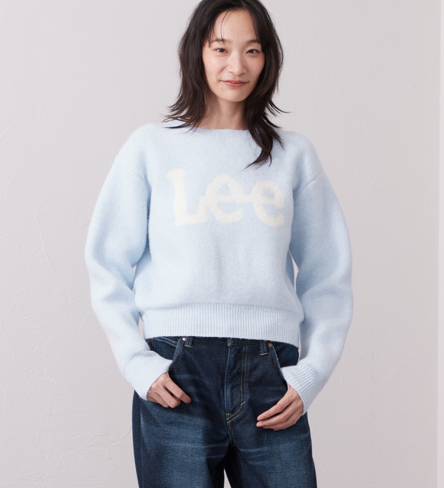 Lee(リー)のKNIT LeeLOGO SWEATER / ニットリーロゴセーター|トップス/ニット/セーター/レディース|ブルー