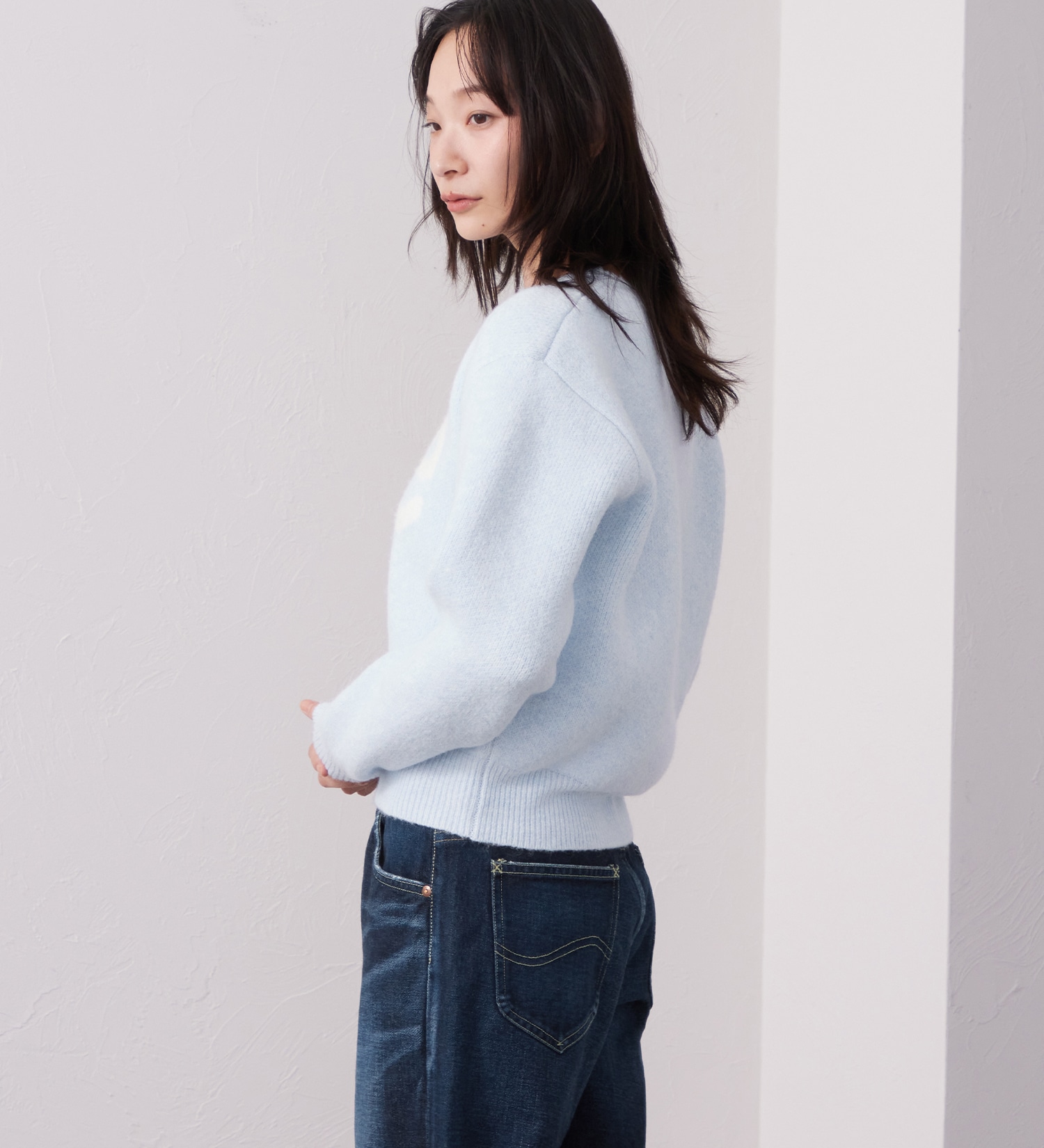 Lee(リー)のKNIT LeeLOGO SWEATER / ニットリーロゴセーター|トップス/ニット/セーター/レディース|ブルー