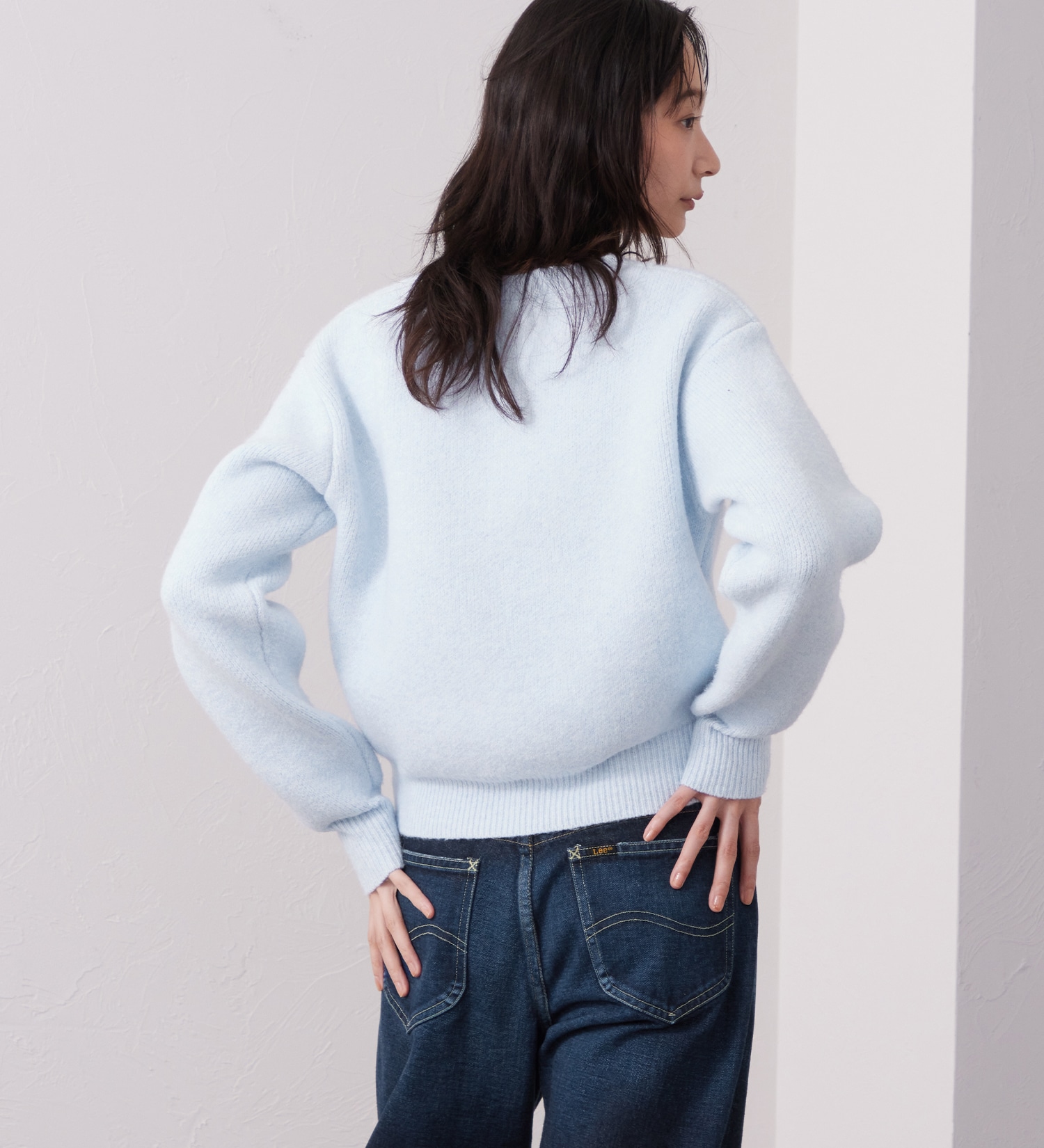 Lee(リー)のKNIT LeeLOGO SWEATER / ニットリーロゴセーター|トップス/ニット/セーター/レディース|ブルー