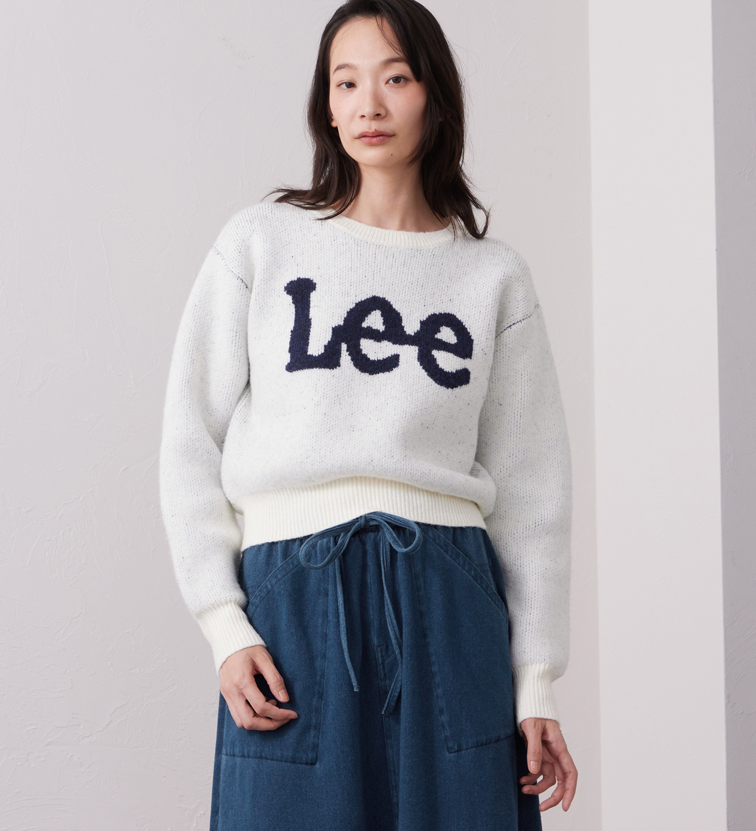 Lee(リー)のKNIT LeeLOGO SWEATER / ニットリーロゴセーター|トップス/ニット/セーター/レディース|アイボリー